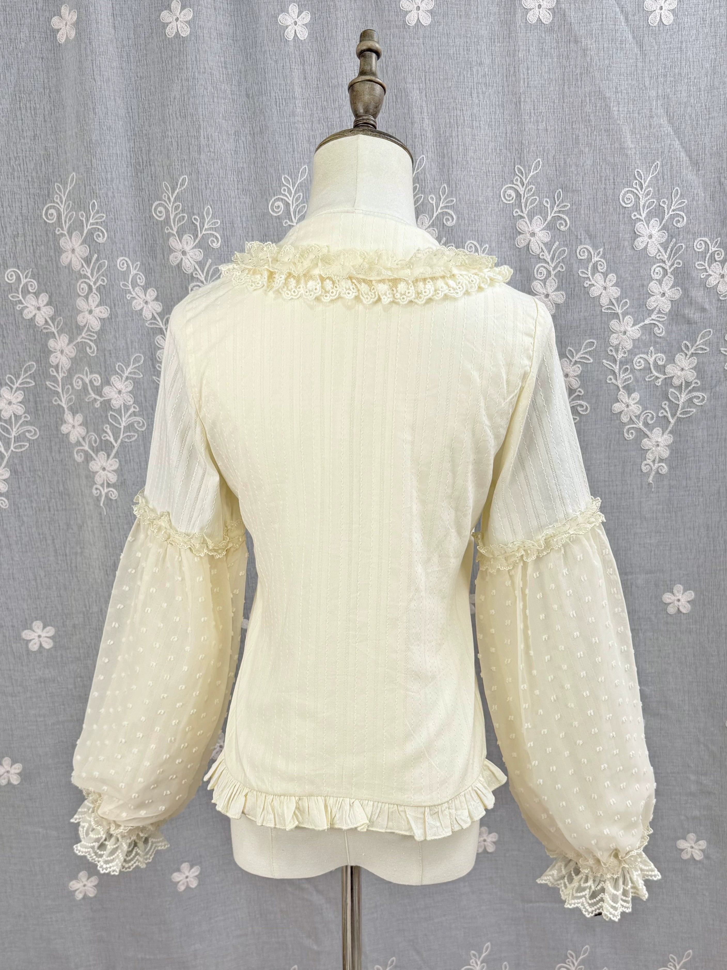 DMFS Lolita - Spiral Candy - Sweet Lolita Long Sleeve Cotton Shirt, Lace Accents