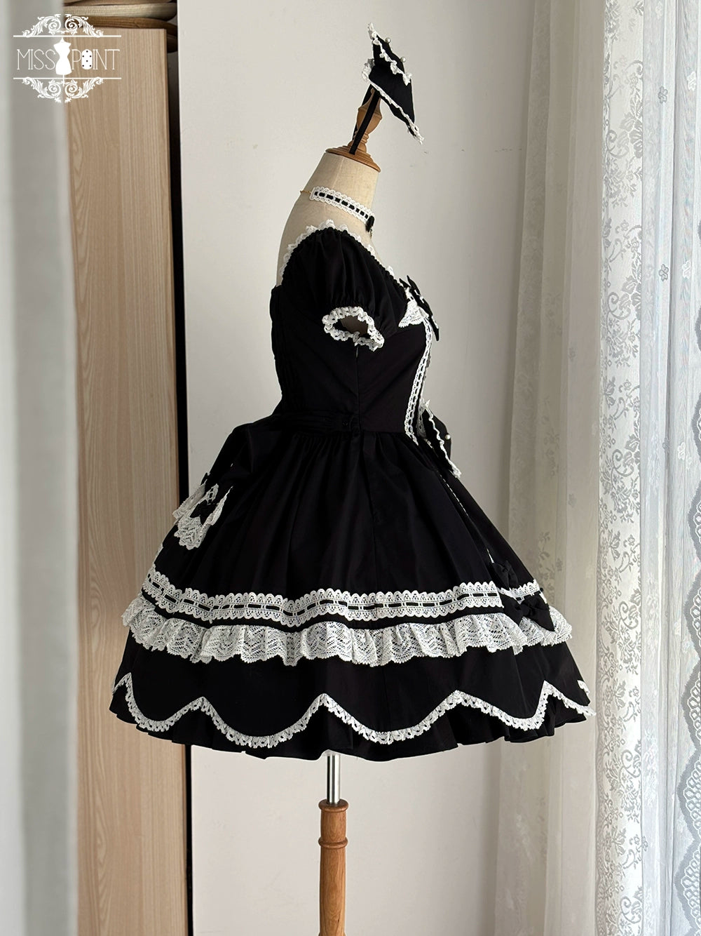 Miss Point - Vintage Petal Rabbit - Old School Lolita OP Cotton Dress With Petal-Shaped Hem 43135:768542