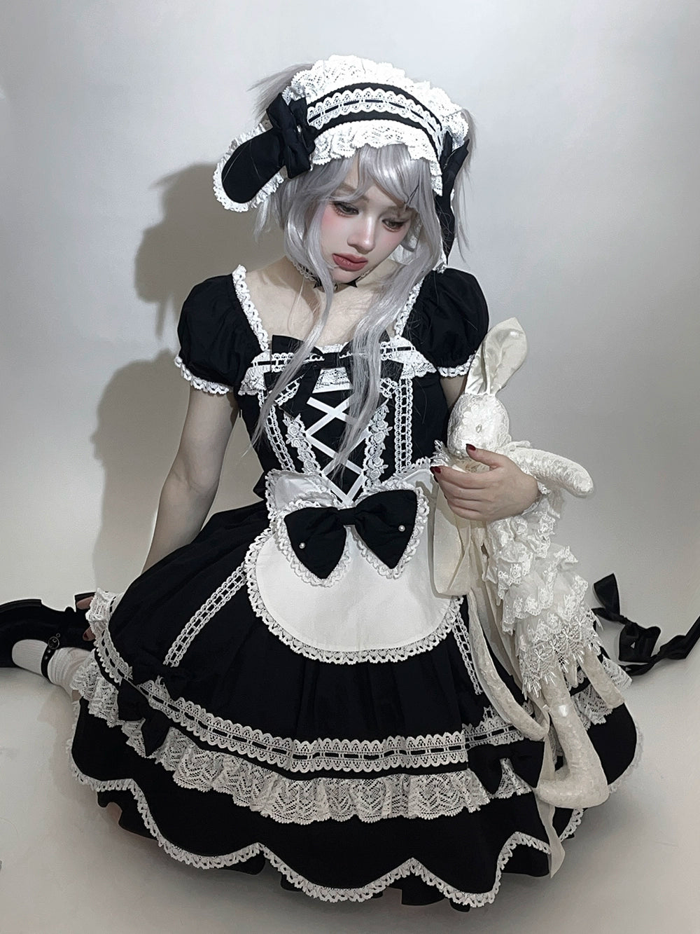 Miss Point - Vintage Petal Rabbit - Old School Lolita OP Cotton Dress With Petal-Shaped Hem 43135:768509