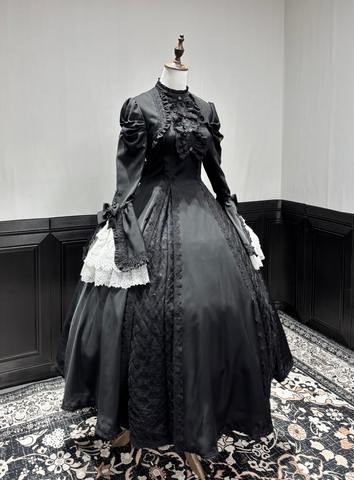 Silver Mist - Halloween Black Gothic Lolita OP Dress, Lace Hime Sleeves