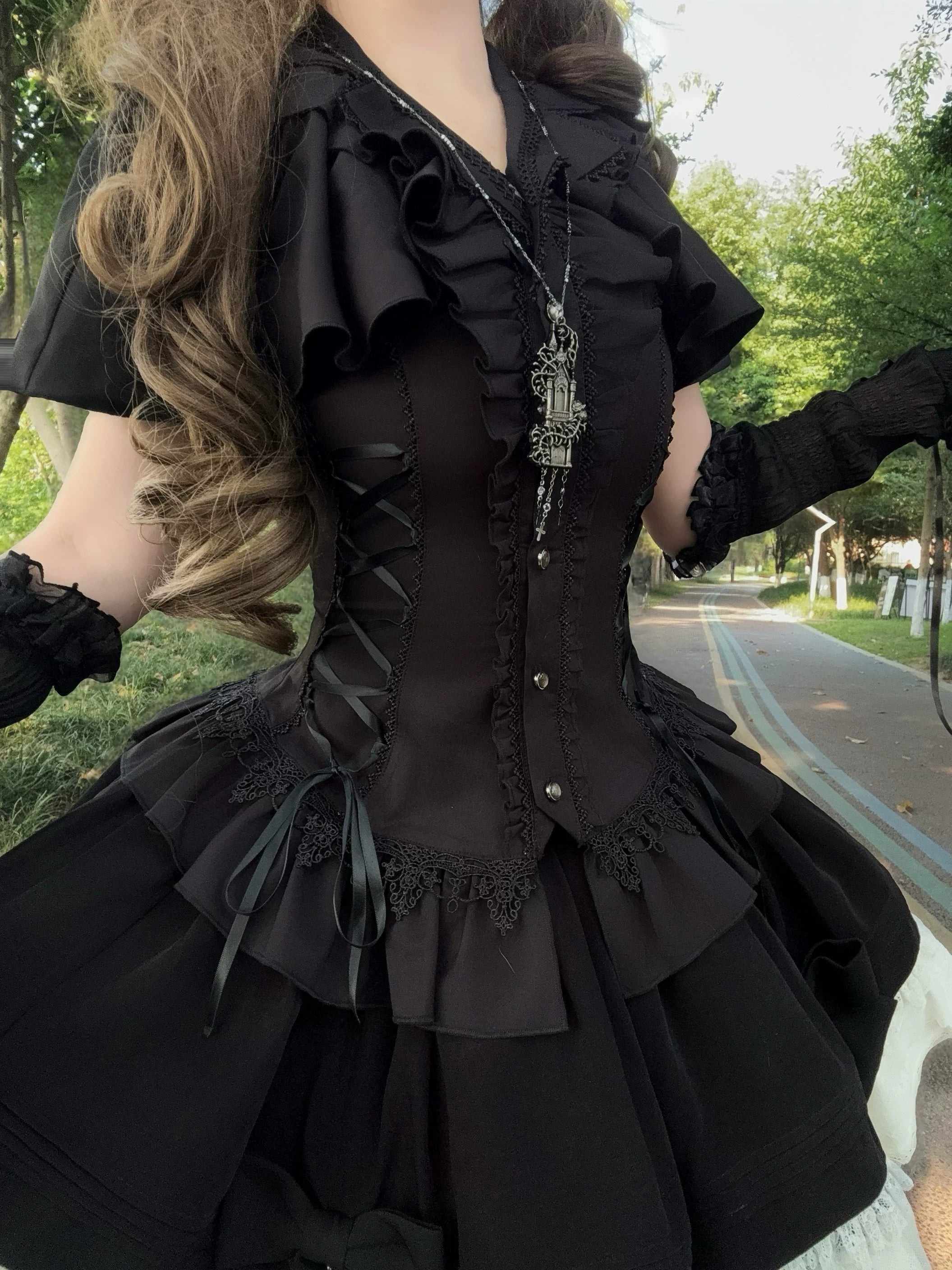 Cocoon Prelude - Gothic Lolita Capelet-Sleeve Blouse