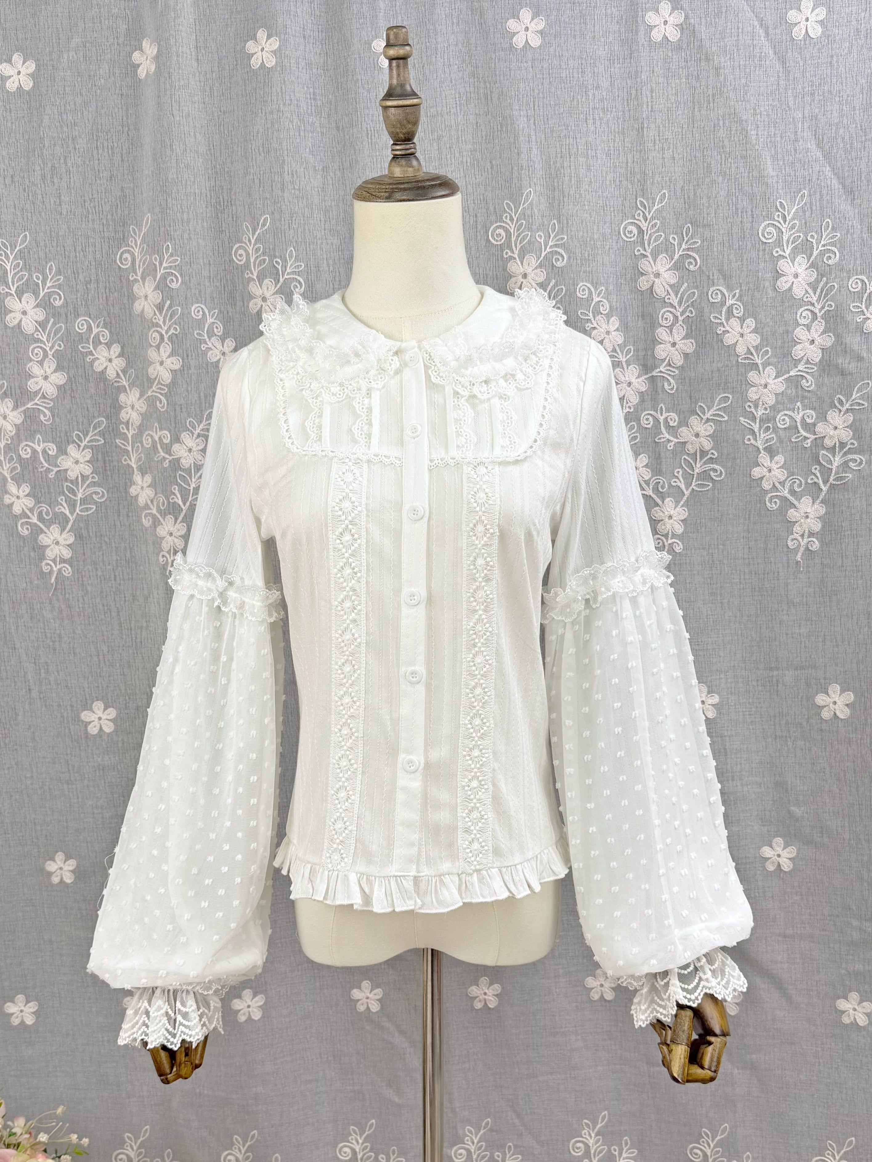 DMFS Lolita - Spiral Candy - Sweet Lolita Long Sleeve Cotton Shirt, Lace Accents Milk white - Lantern Sleeve S