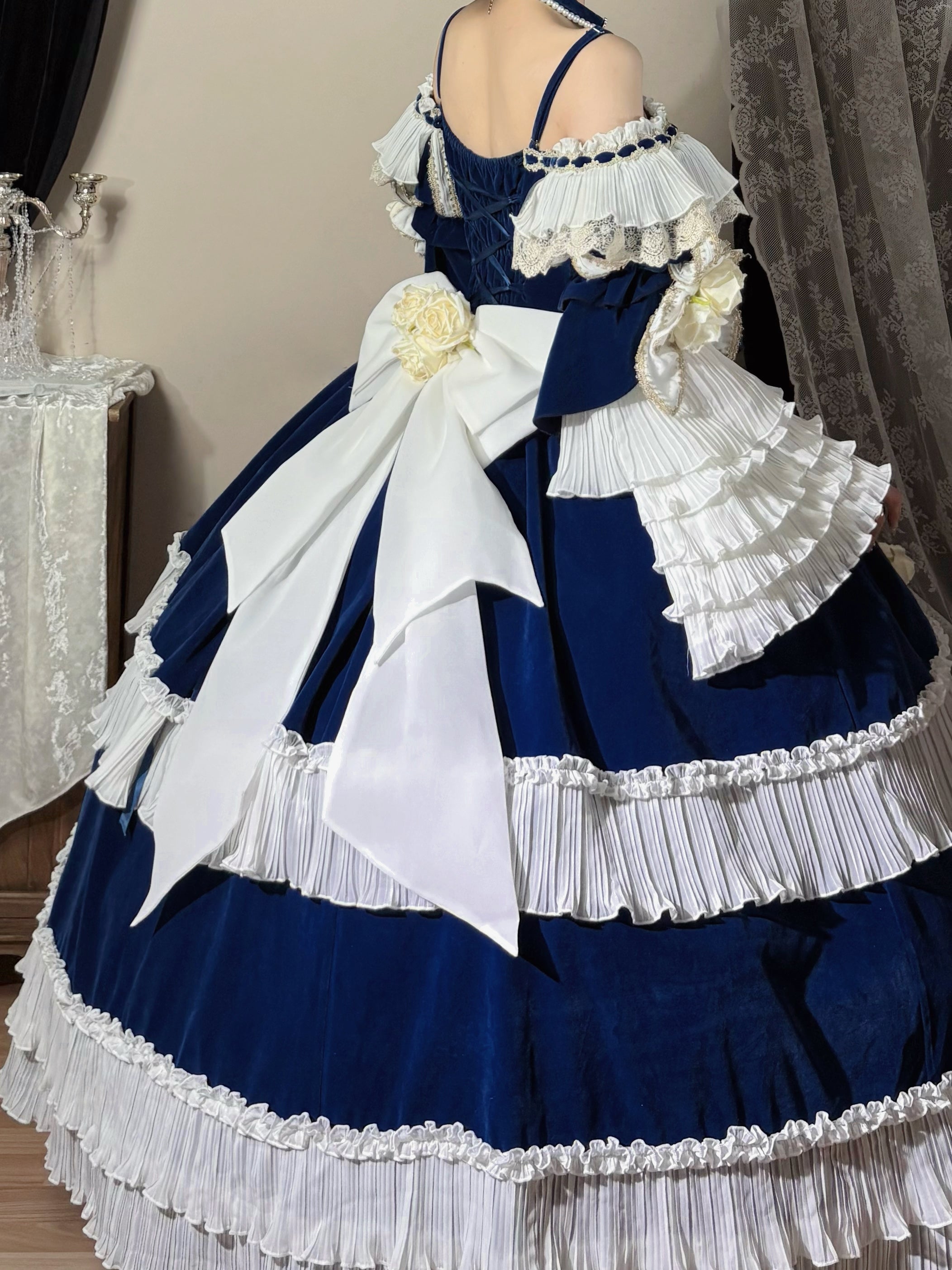 Meowing and fruity - Rose Ode - Retro Elegant Lolita Satin OP with Rose Decorations