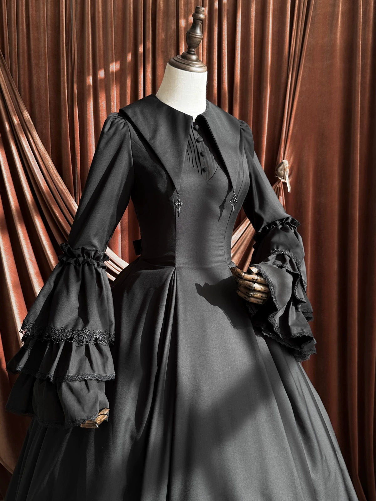 Muppet Mind Ben - Garden Witch - Gothic Lolita Dress Outfit Pointed Collar OP Batwing Cape Single Black OP - XS