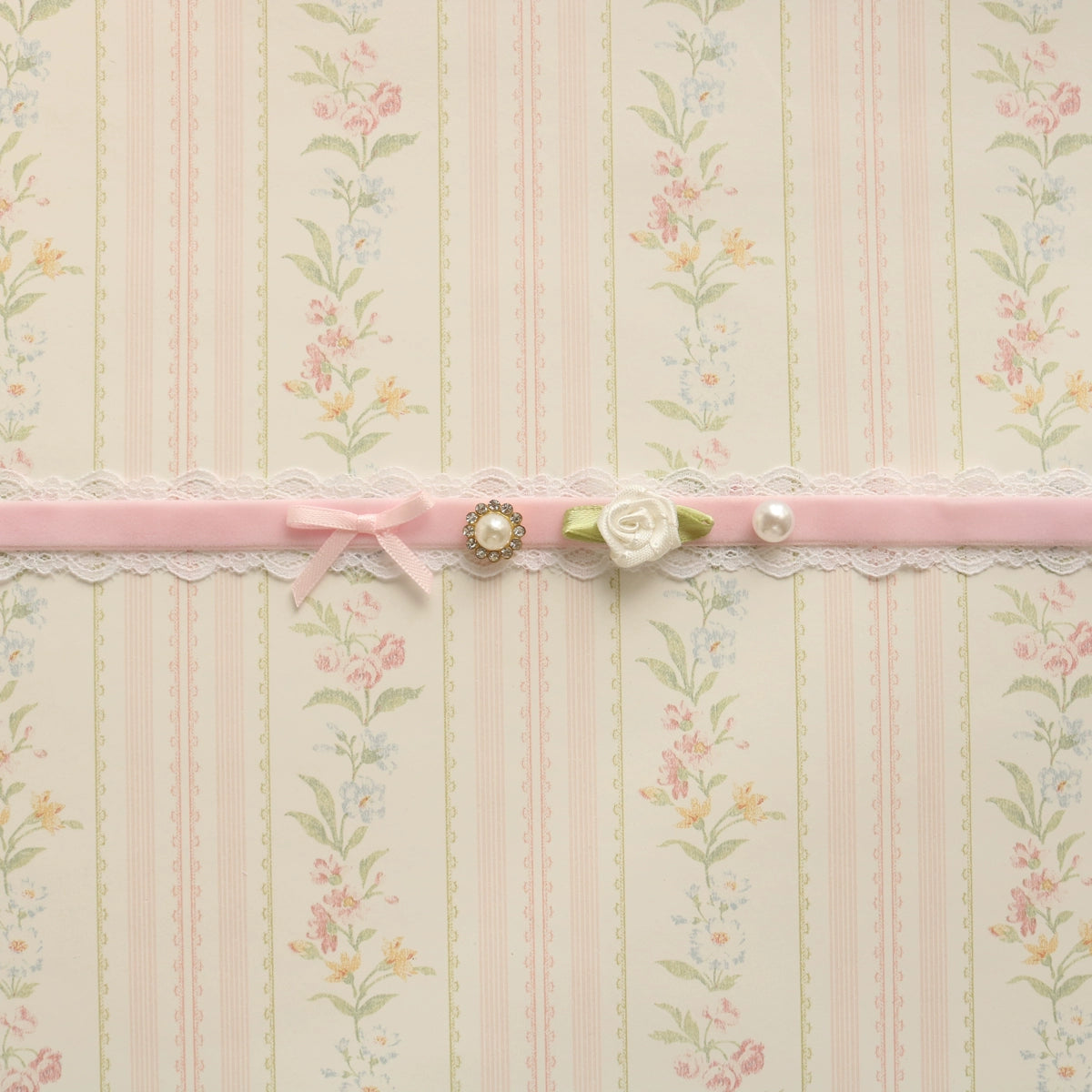 Creamy Bubbles - Sweet Lolita Choker Vintage Lace Rose Handmade Necklace