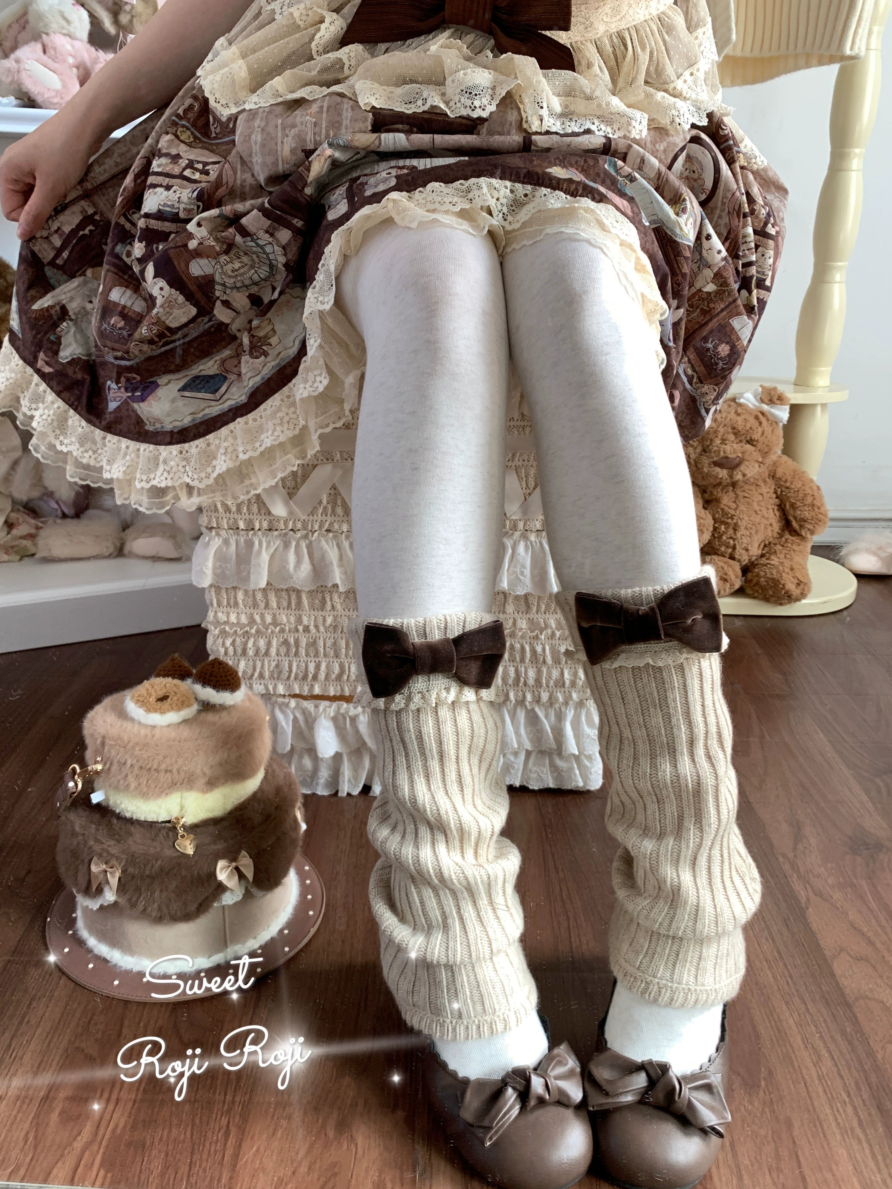 Roji Roji - Flared-Hem Lolita Leg Warmers, Velvet Bows Khaki (brown bow) One Size