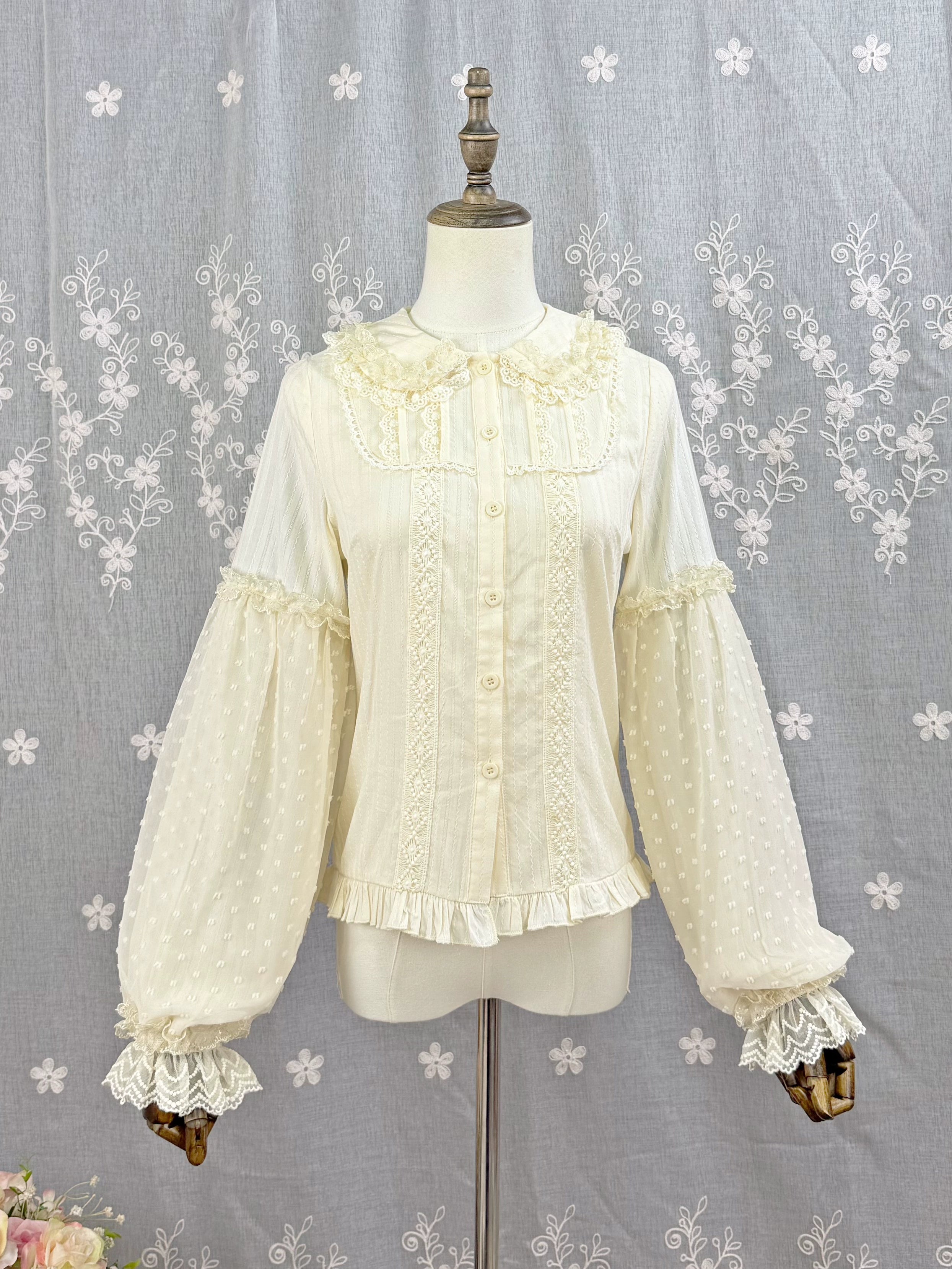 DMFS Lolita - Spiral Candy - Sweet Lolita Long Sleeve Cotton Shirt, Lace Accents Apricot - Lantern Sleeve S