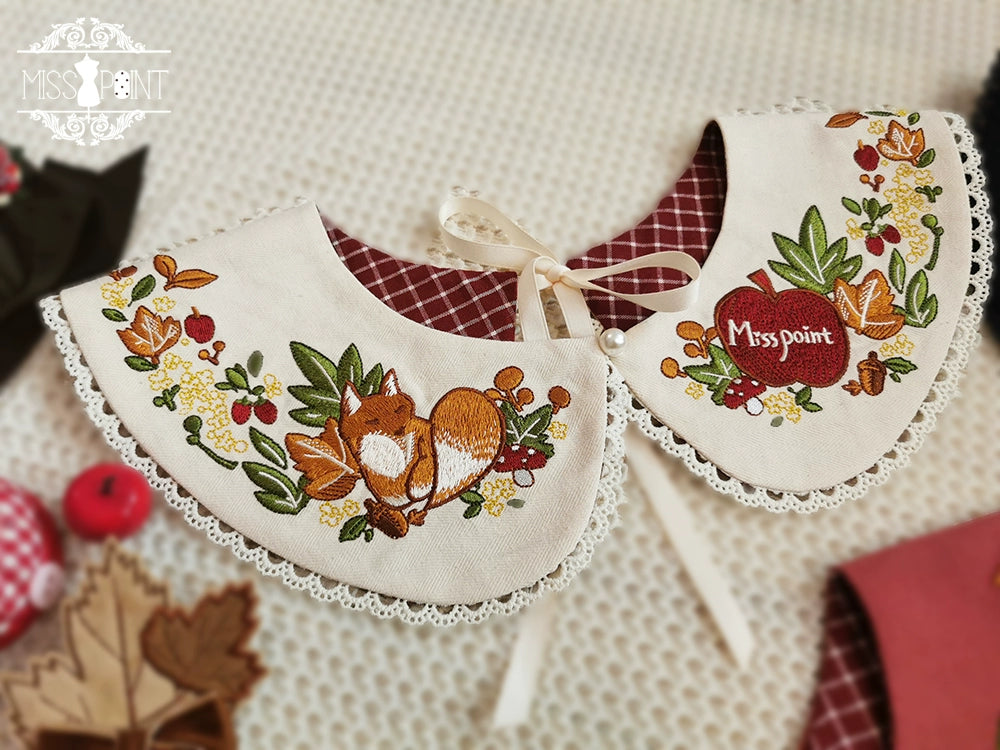 Miss Point - Chubby Fox in the Forest - Kawaii Lolita Accessories Knitted Fox Scarf Embroidered Faux Collar One Size Faux collar - beige