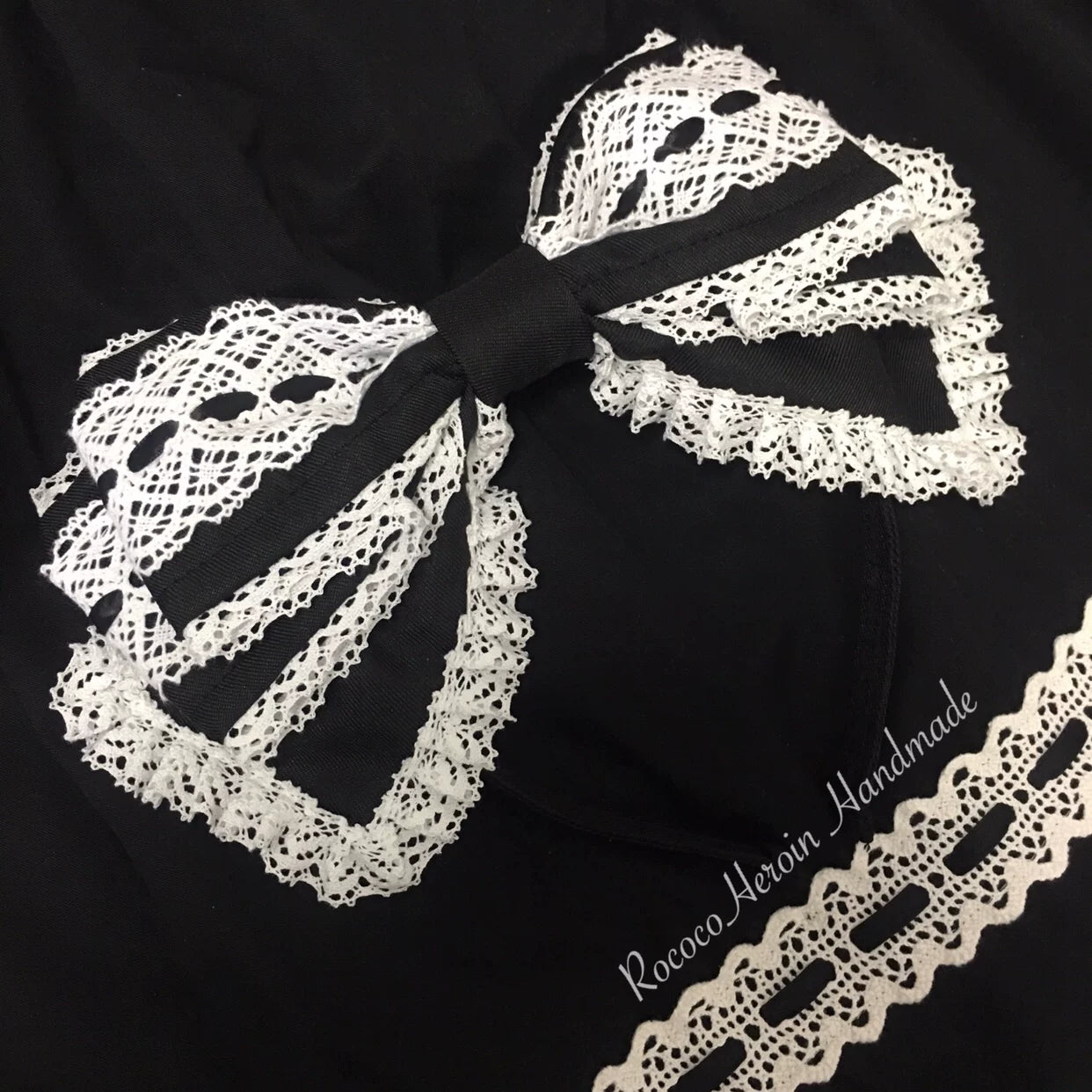 Old School Lolita KC, Lace & Bow Black and White