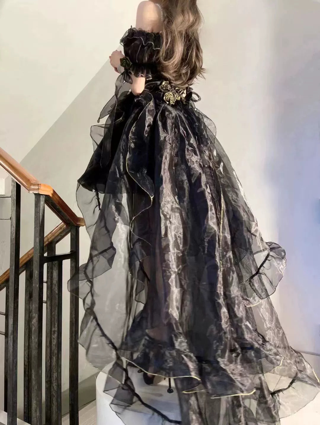 Meowing and fruity - Elegant Lolita Gorgeous Trailing With Large Hem & Shoulder Strap Black and Gold - Gorgeous Trailing One Size
