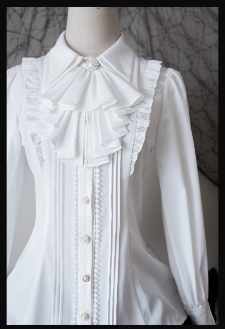 Alice in Wonderland - Love Moon Serenade - Classic Lolita Shirt Preppy Style Blouse