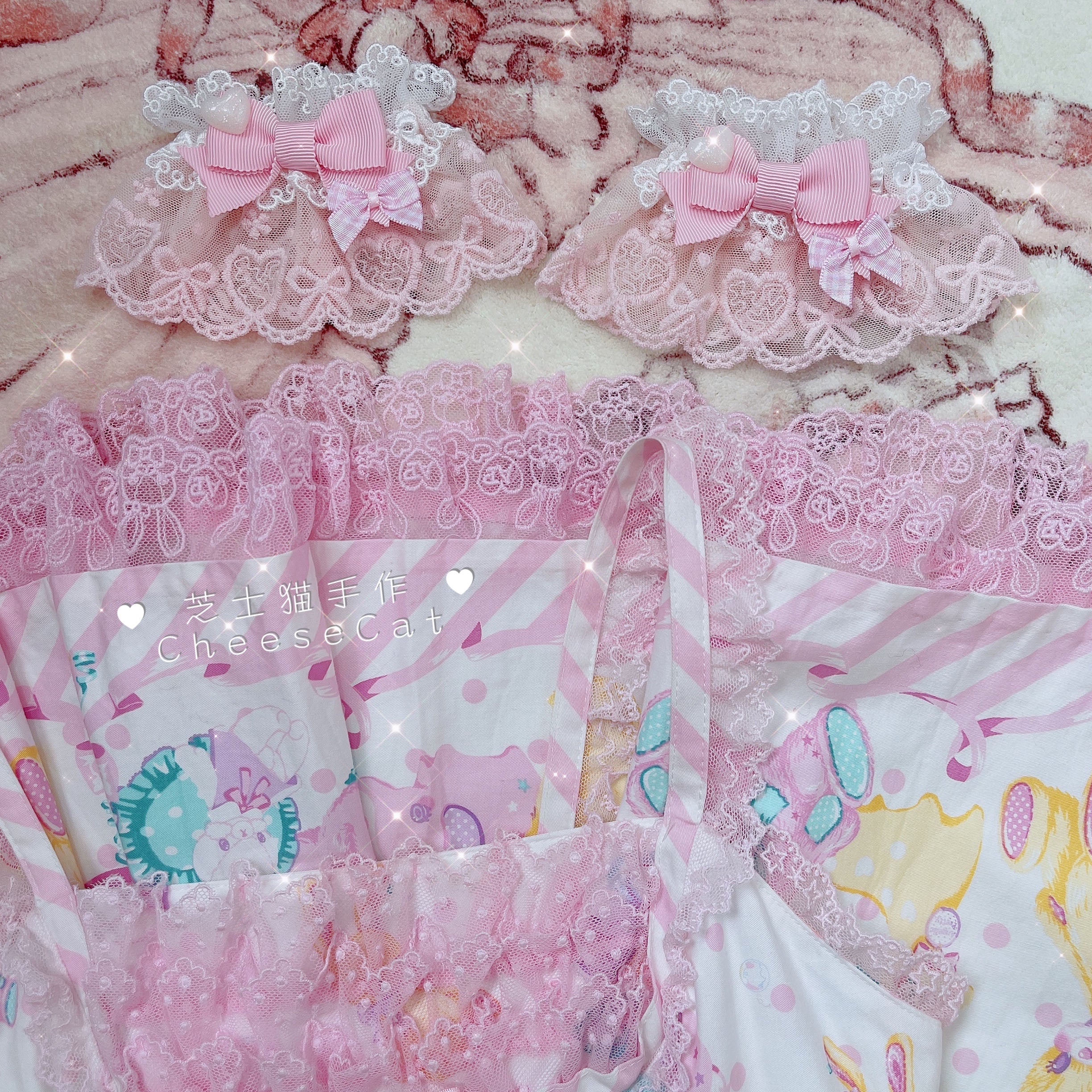 Cheese Cat - Sweet and Happy Flower Limited Lolita Cuff pink-white cuffs (1 pair)