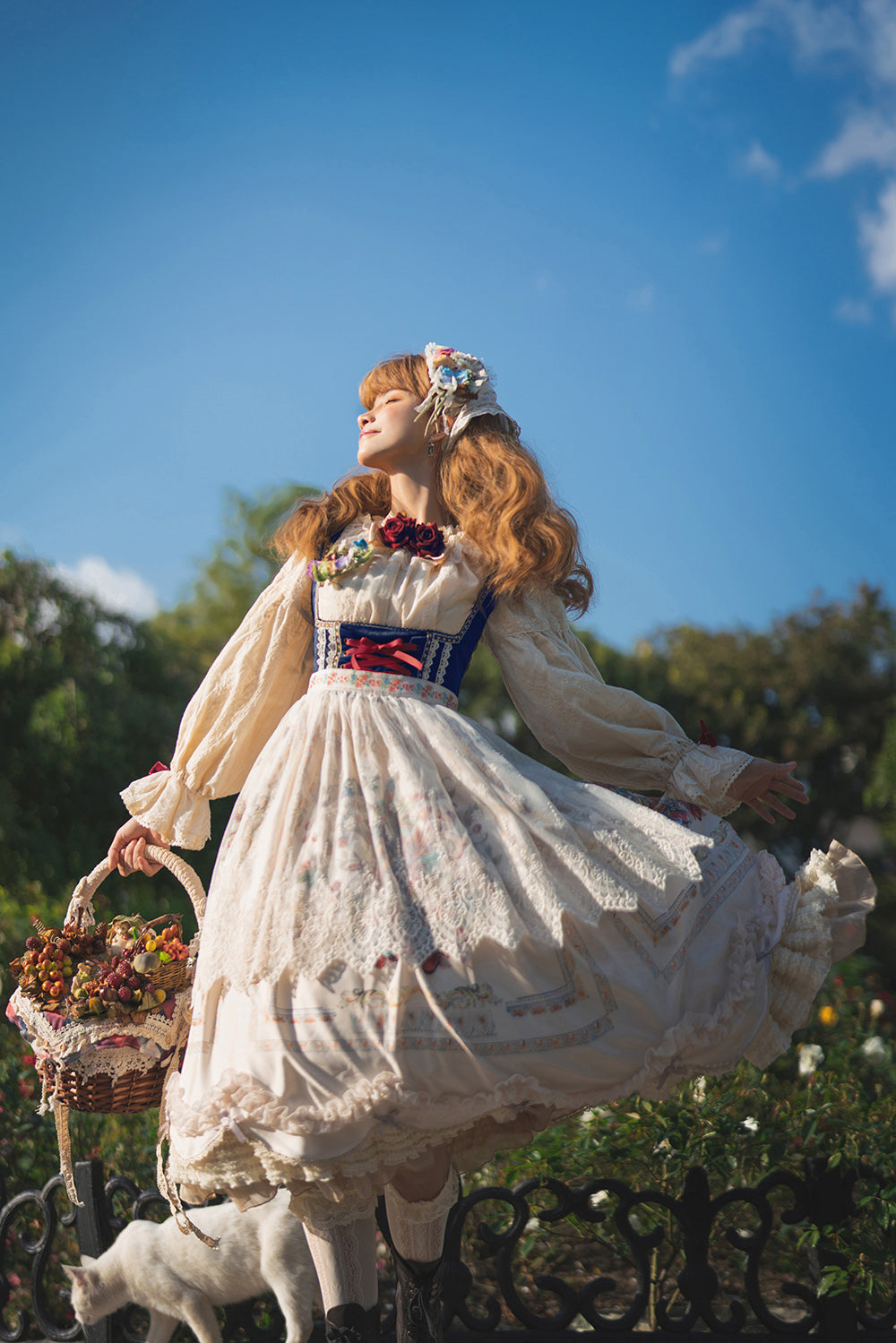 Miss Point - Rich Hymn - Lolita Bavarian Countryside Lace Embroidery Apron