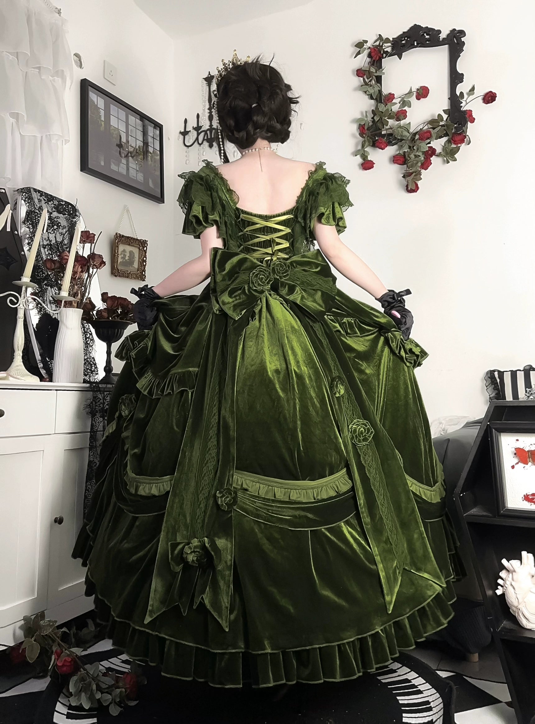 Meowing and fruity - Tana Manor - Classic Lolita Accessories Sleeves Trailing Shawls Velvet green trailing One Size