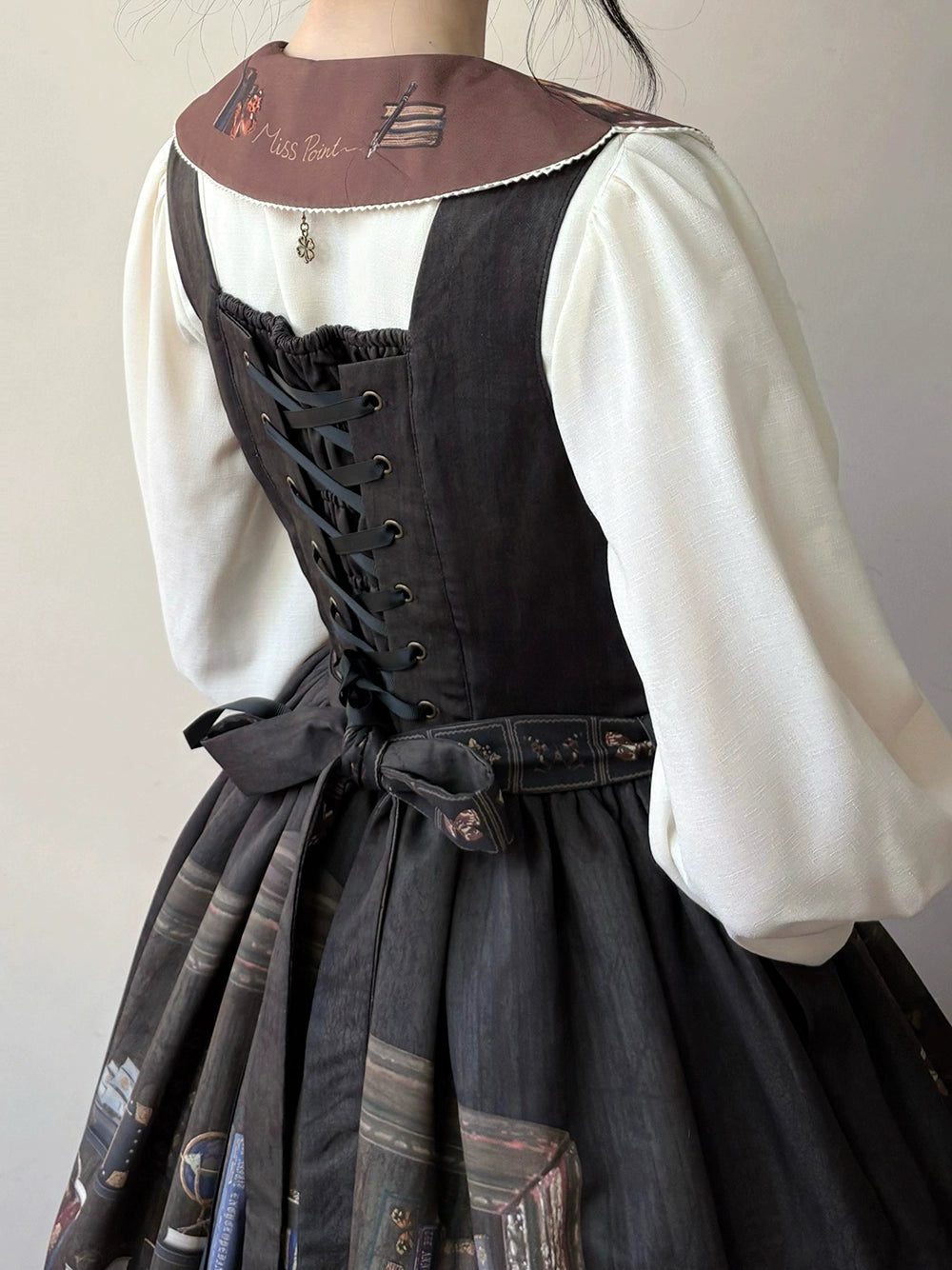 Miss Point - German Bookshelf - Classic Lolita Blouse, Butterfly-Shaped Collar 44025:792012