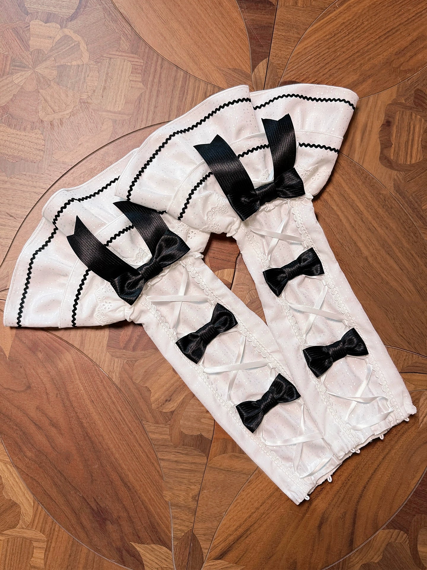 Alice Girl - Old School Polka Dots - Sweet Lolita BNT & Detachable Sleeves One Size A Pair of Detachable Sleeves / Black