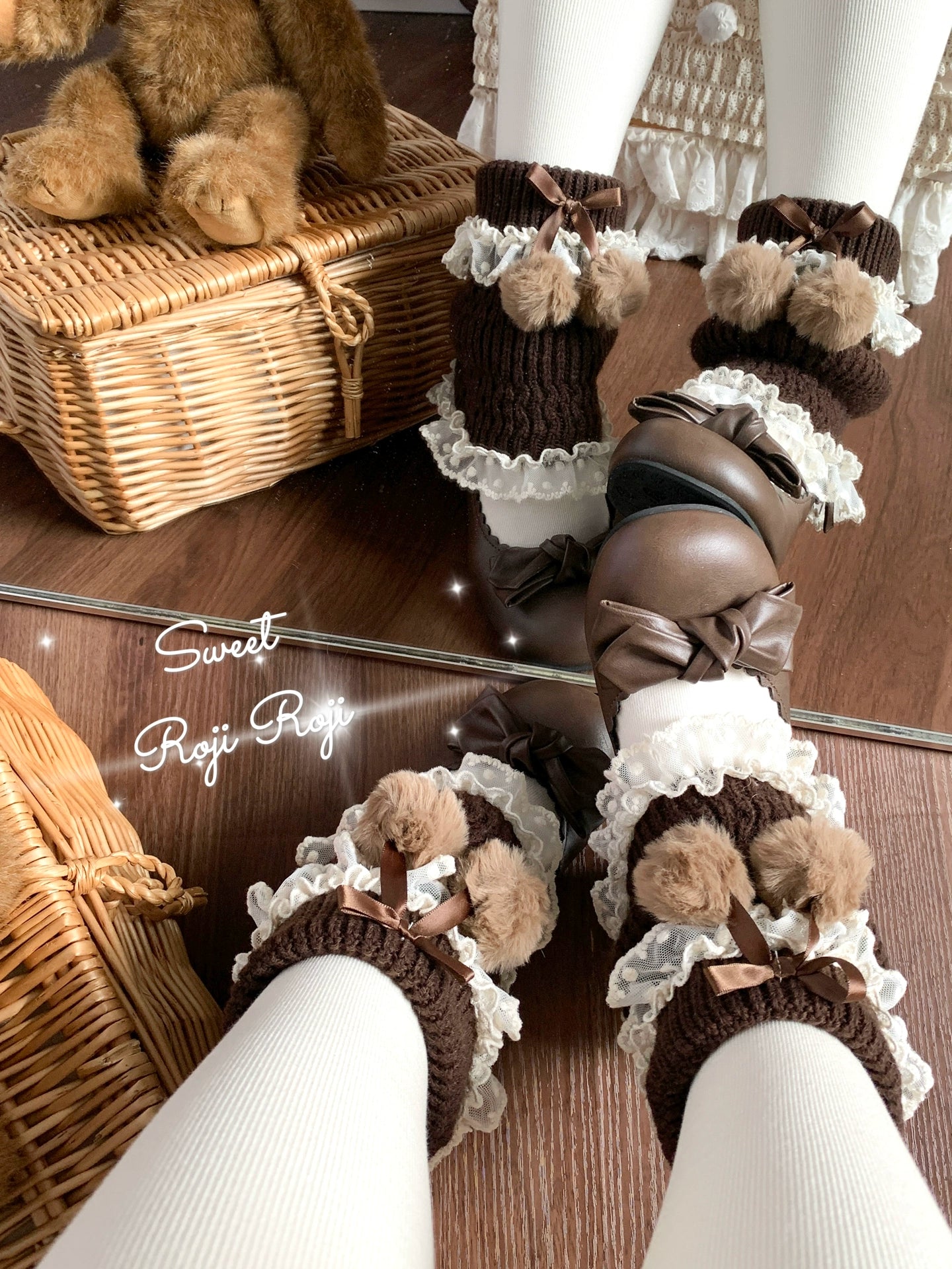 Roji Roji - Kawaii Lolita Wool Leg Warmers, Pom-Pom Accented Bow 43999:791739