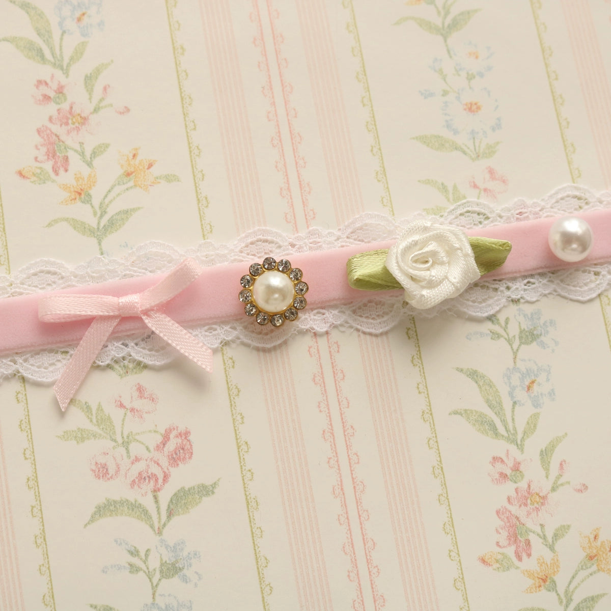 Creamy Bubbles - Sweet Lolita Choker Vintage Lace Rose Handmade Necklace