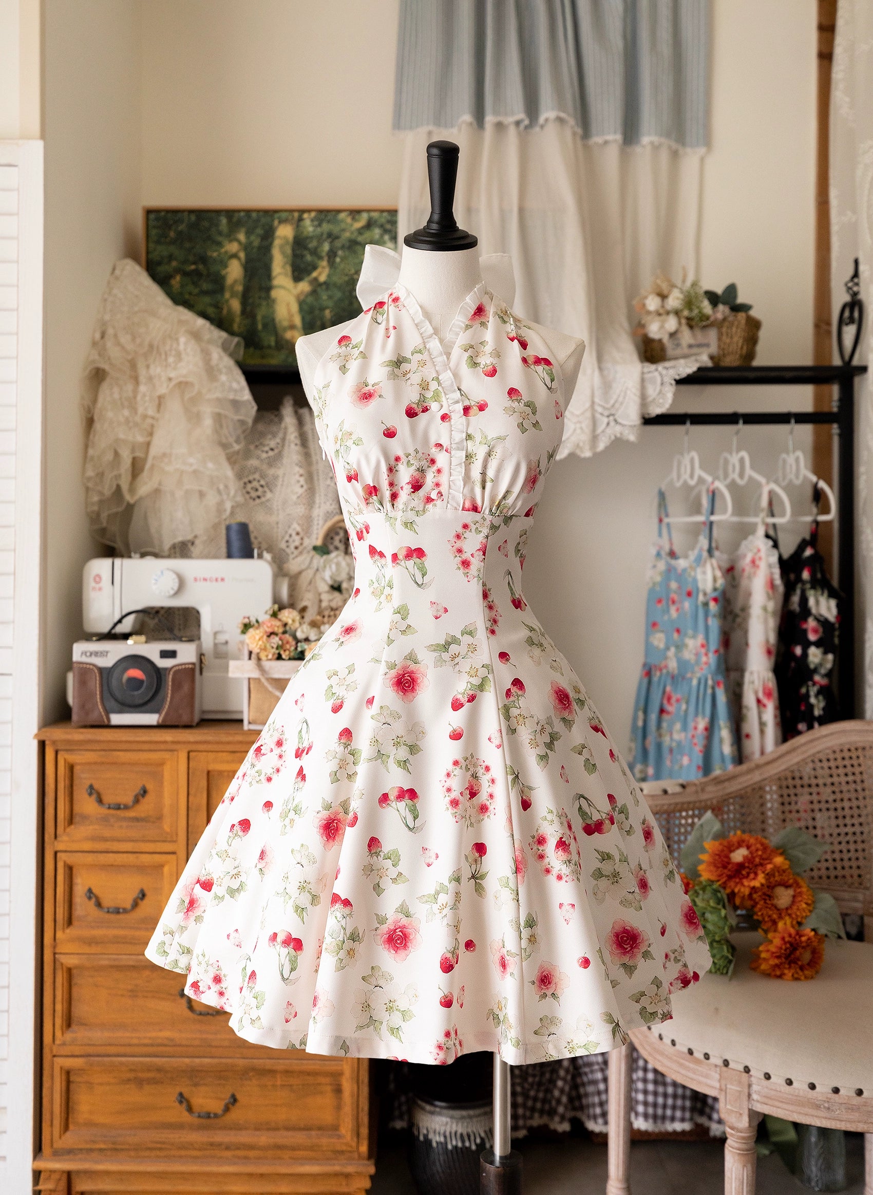 Forest Wardrobe - Summer Berry Picture Book - Elegant Classic Lolita Dress Halter Neckline Floral Print Dress S off-white