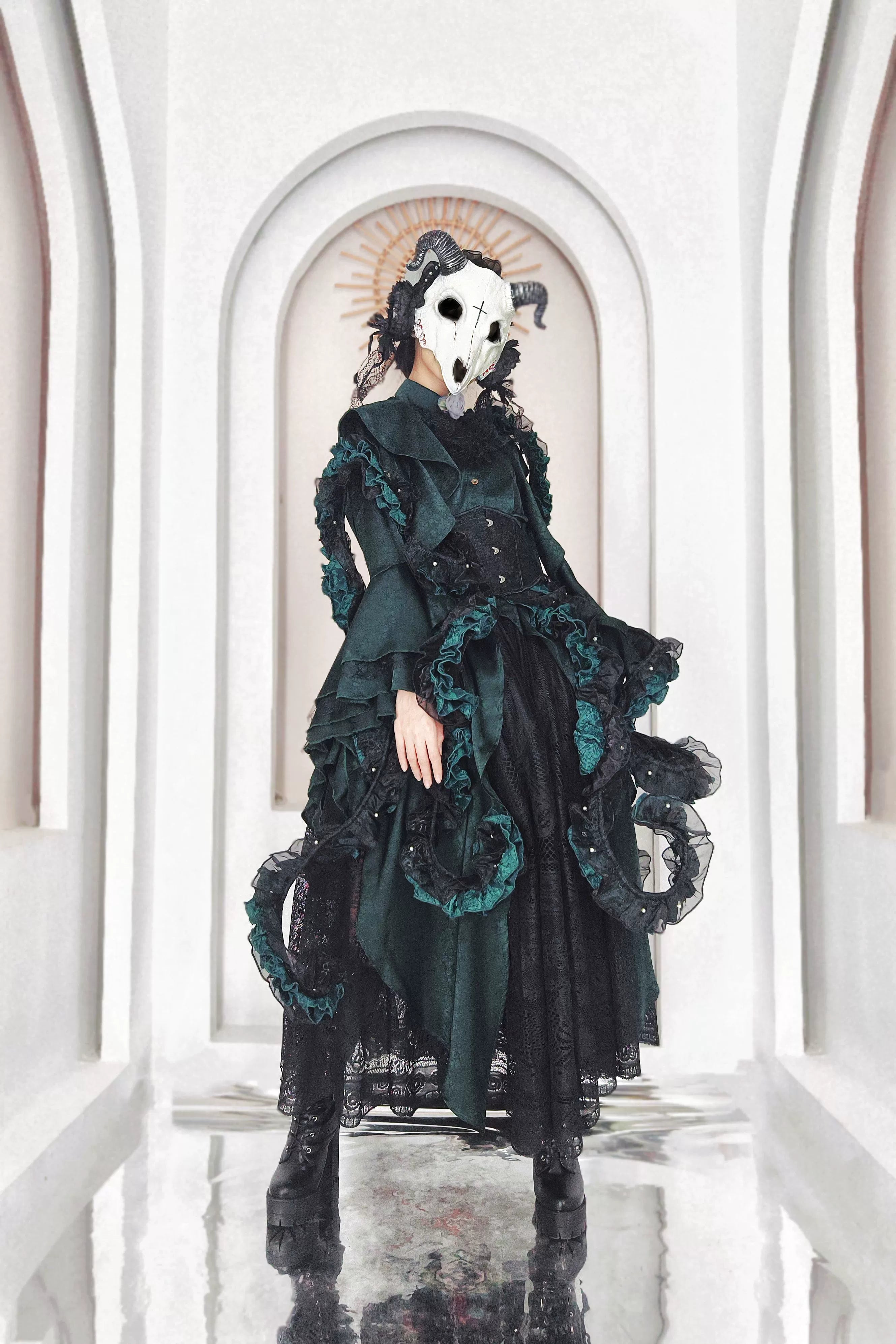 Camouflage Humanoid - Eerie Devour - Gothic Lolita Tentacle-like Petticoat and Short-Sleeved OP