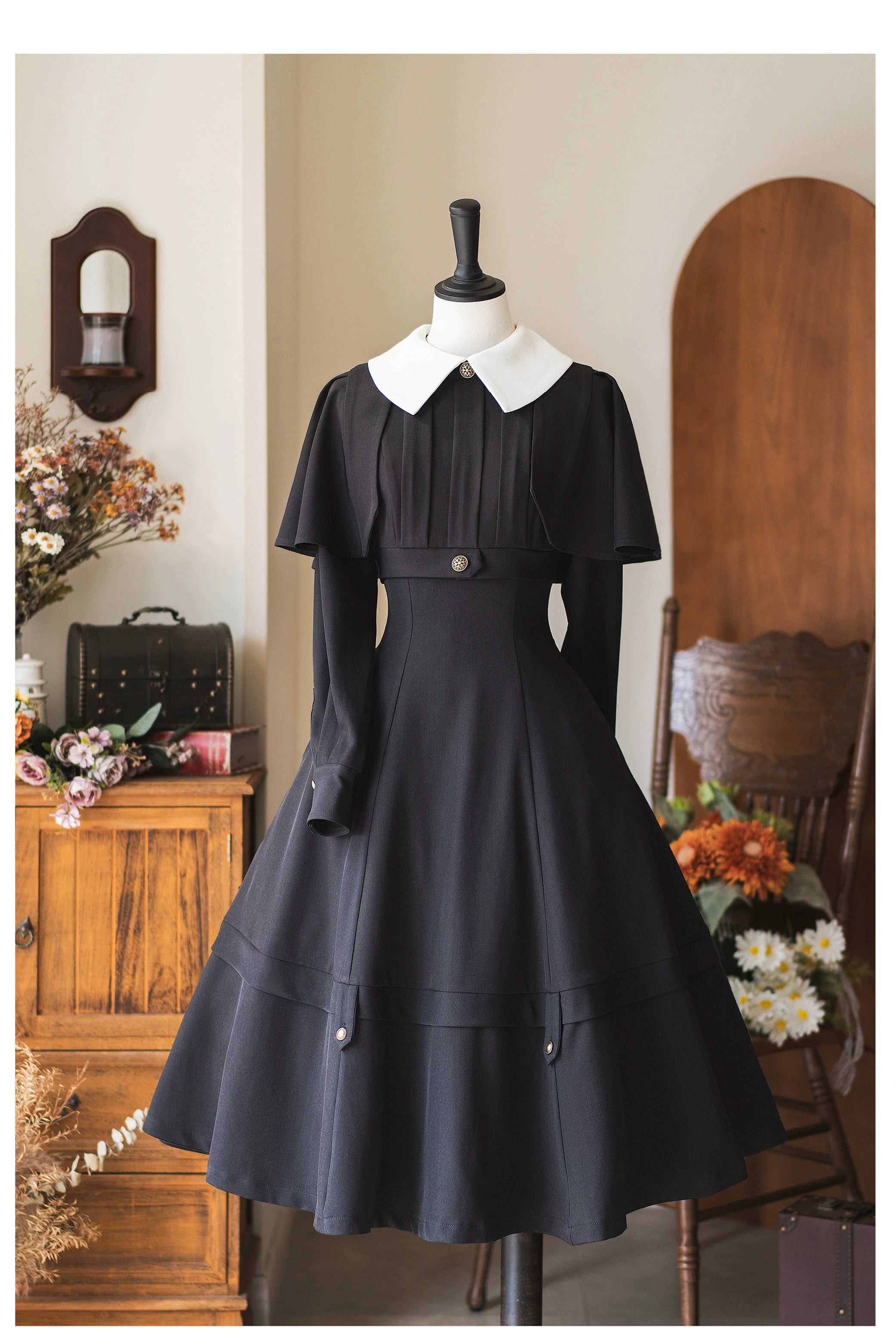 Forest Wardrobe - Forest Antique Box - Classic Lolita OP Dress with Detachable Short Cape Black S