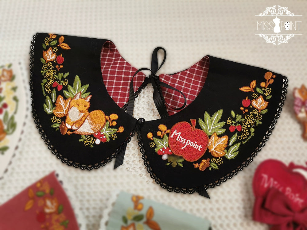 Miss Point - Chubby Fox in the Forest - Kawaii Lolita Accessories Knitted Fox Scarf Embroidered Faux Collar One Size Faux collar - black