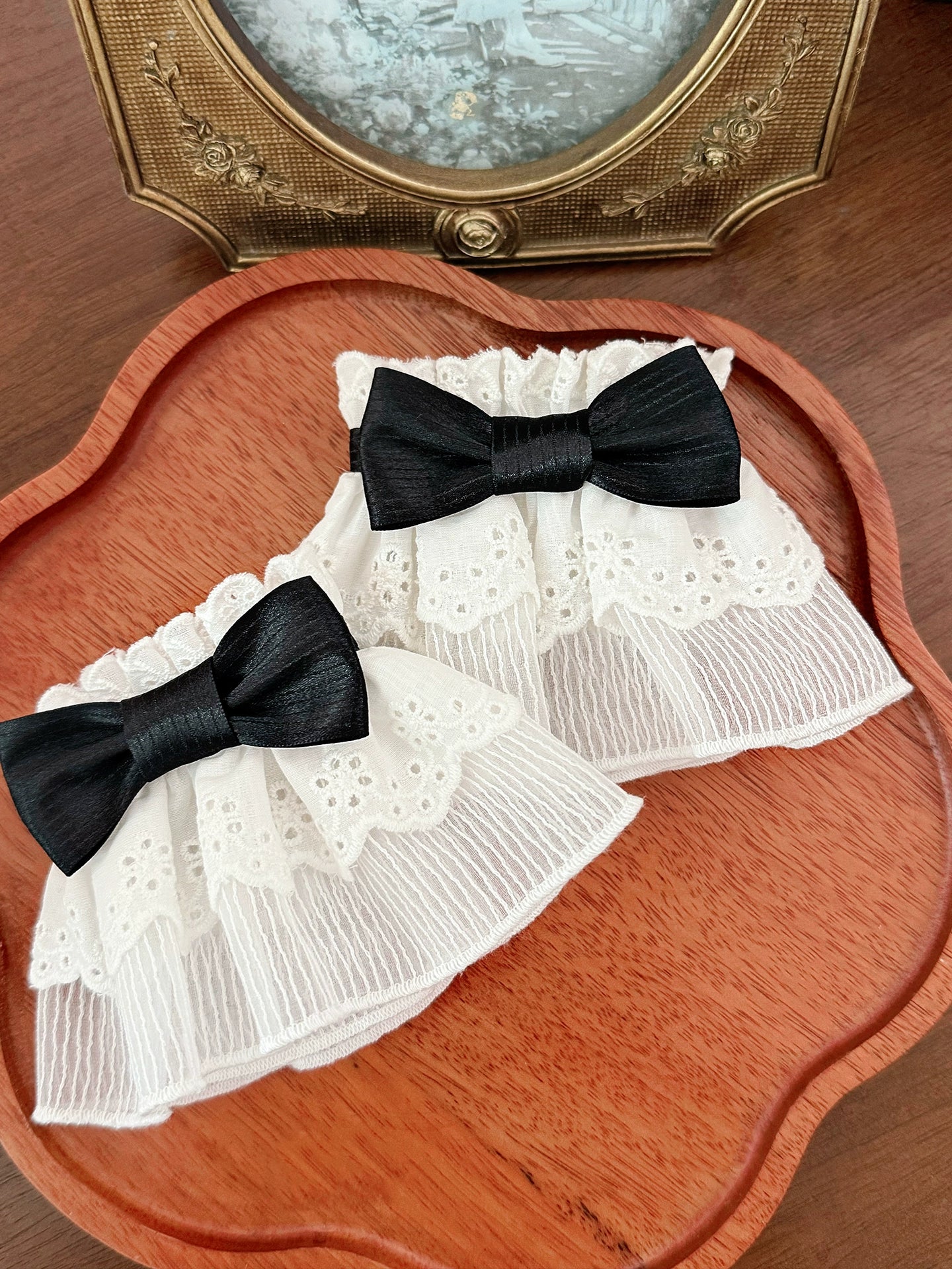 Alice Girl - Old School Polka Dots - Sweet Lolita BNT & Detachable Sleeves One Size A Pair of Cuffs / Black