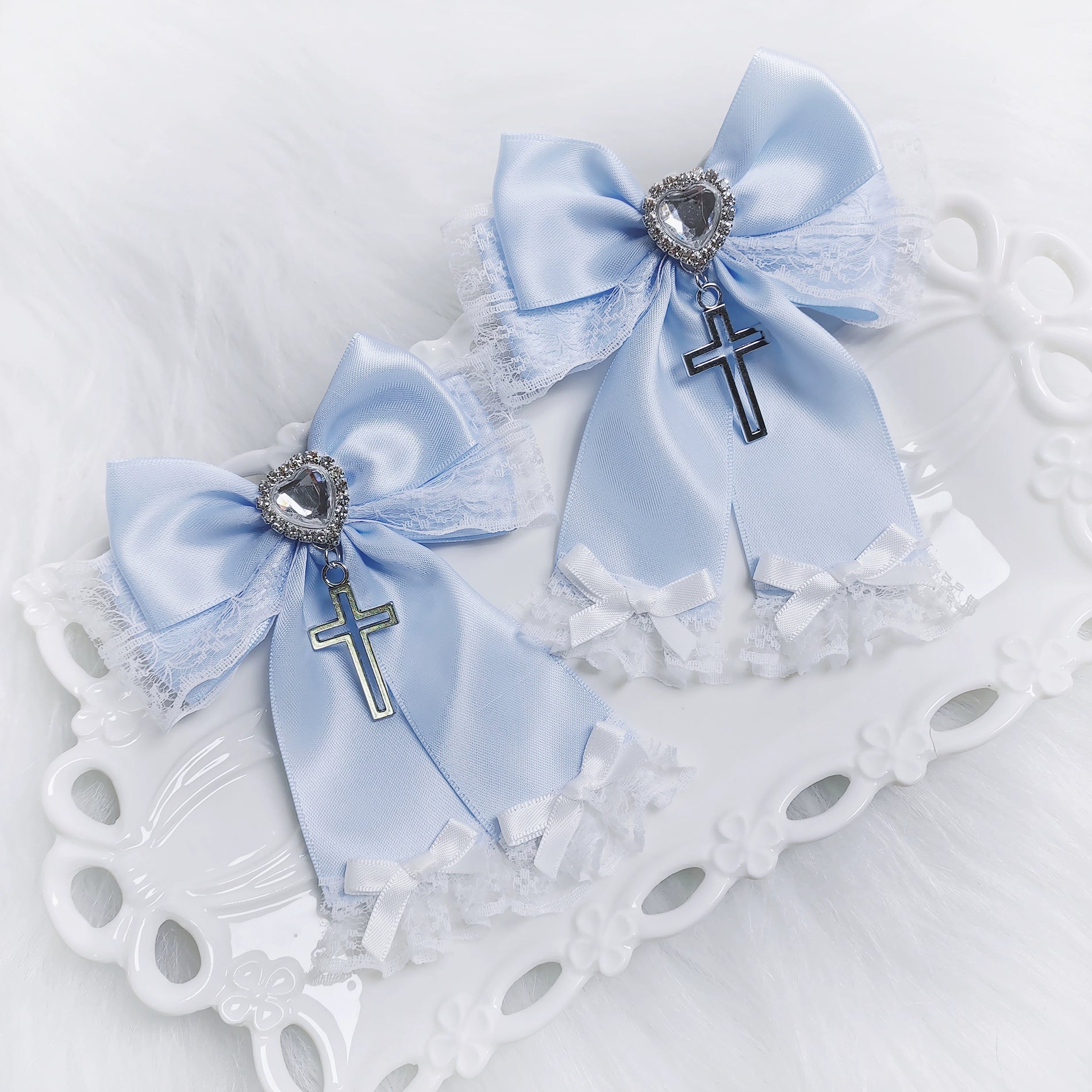 Rabbit Lolita - Landmine - Gothic Lolita Bow Clips Love Lace Cross Hair Accessory Cream blue (white lace)