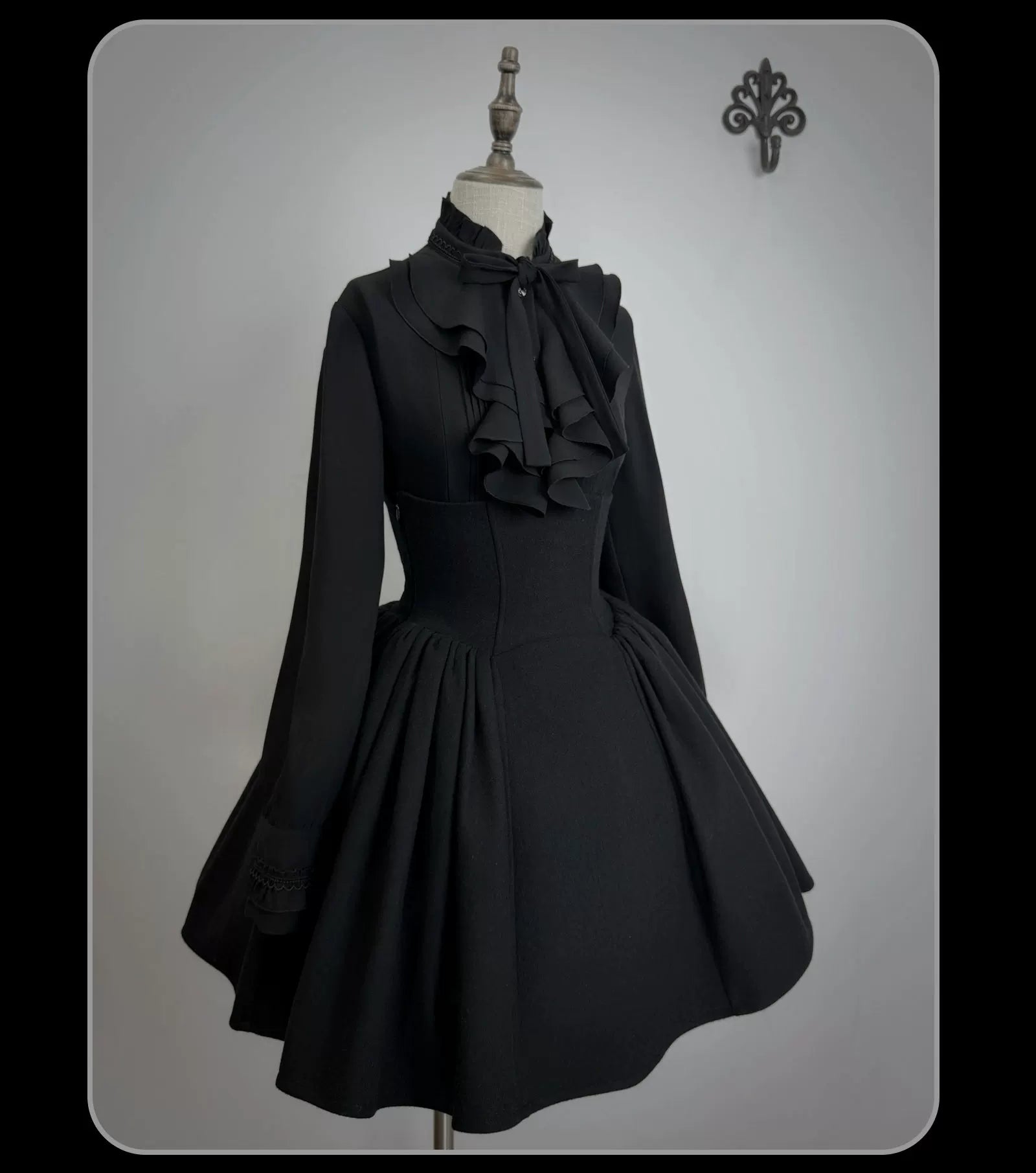 The Seventh Tenet - Classic Lolita Wool SK Set, Detachable Cape