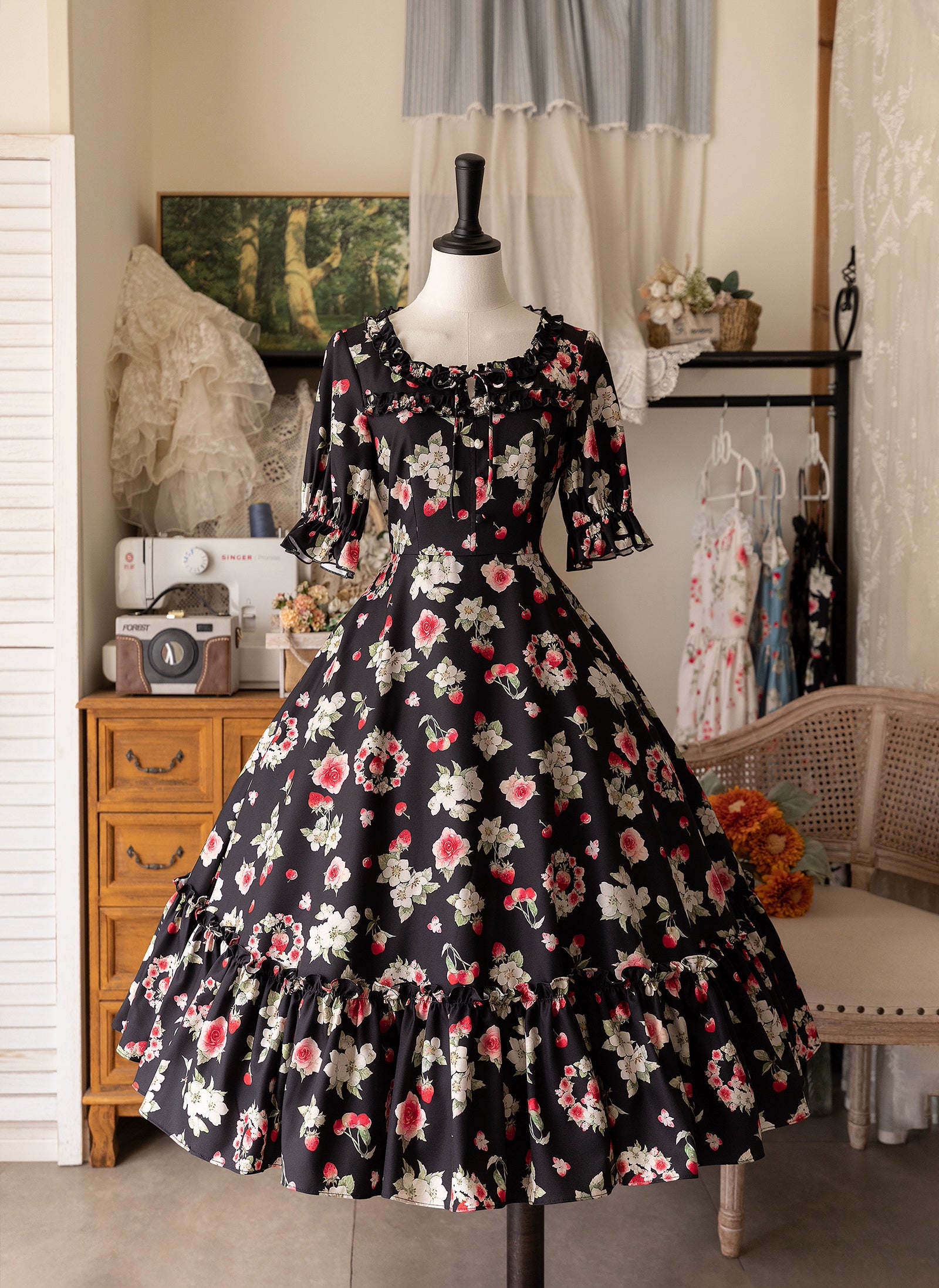 Forest Wardrobe - Summer Berry Picture Book - Vintage Lolita OP Dress Floral Print Short Sleeve Dress S black