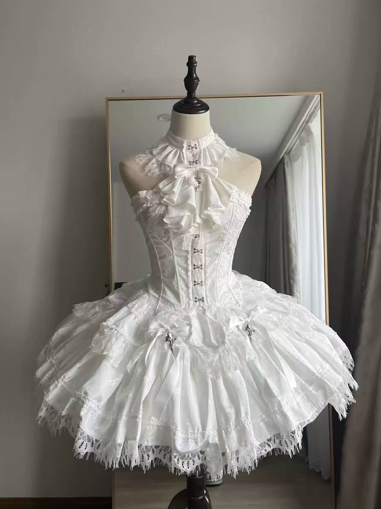Silvermoon Thorn - White Gothic Lolita Fishbone Corset Skirt Set, Cross Details Corset + Skirt + Jabot S In stock