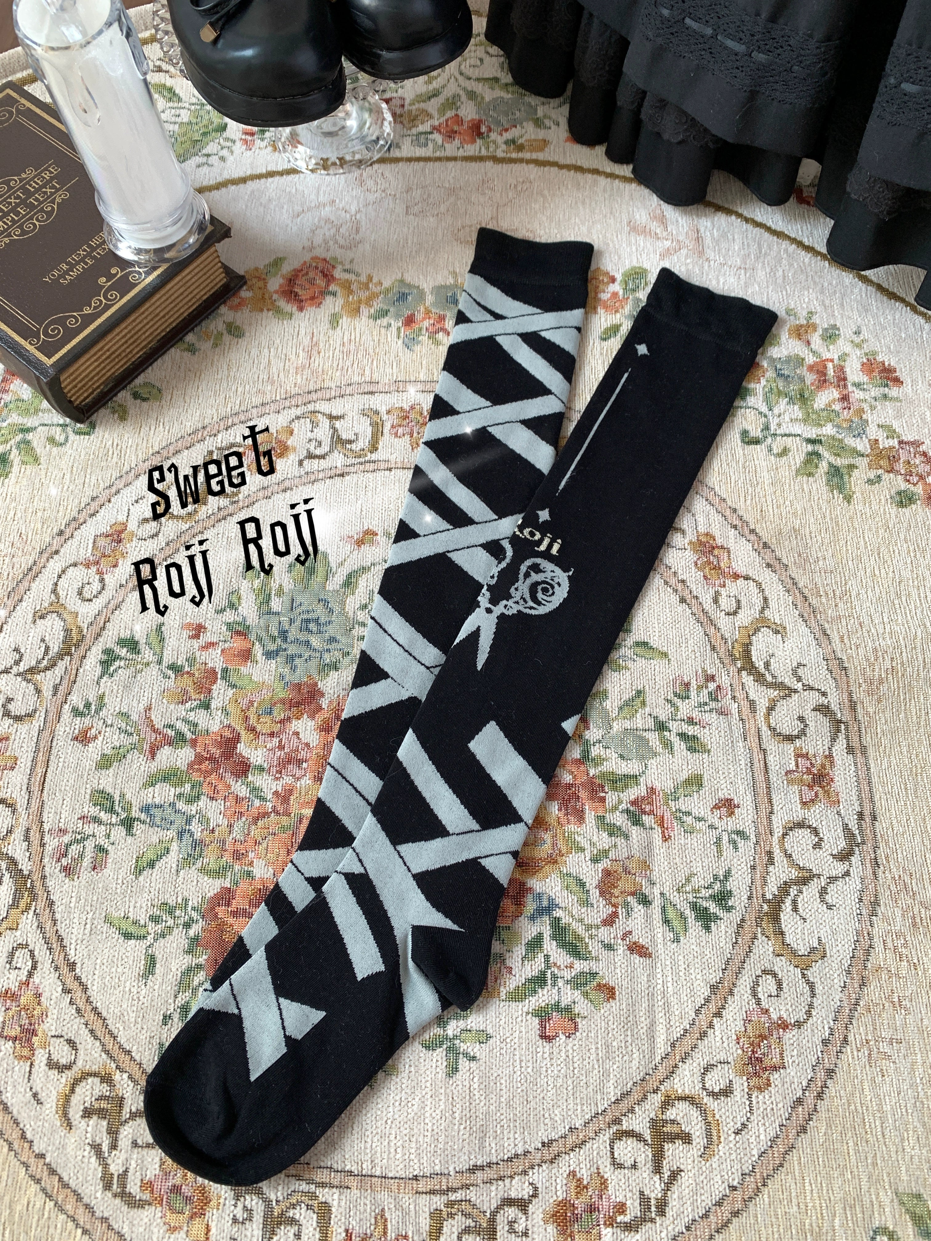 Roji Roji - Gothic Lolita Over-Knee Socks, Scissors Print (Black) 44190:798326