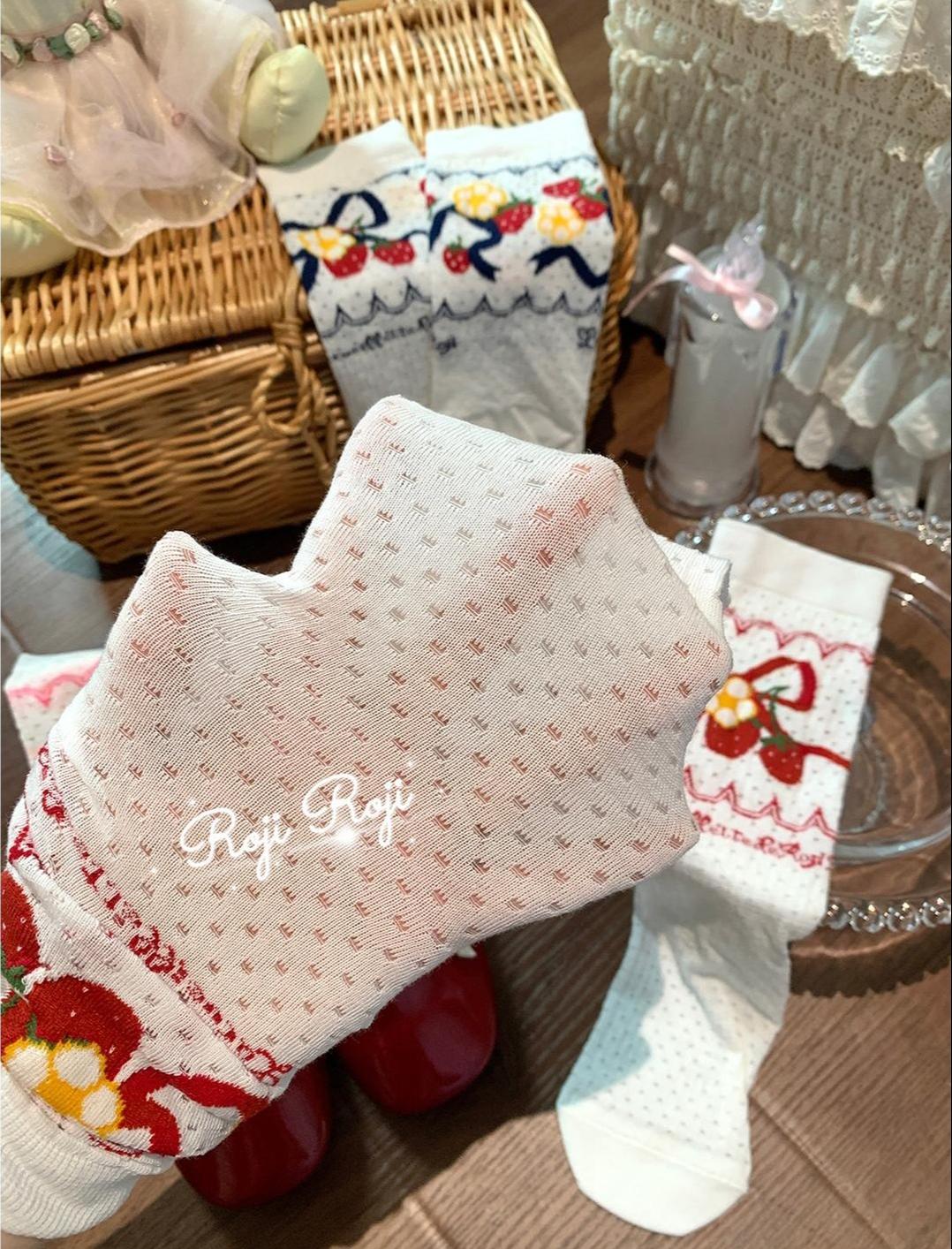 Roji Roji - Sweet Lolita Socks, Strawberry Print 43768:785087