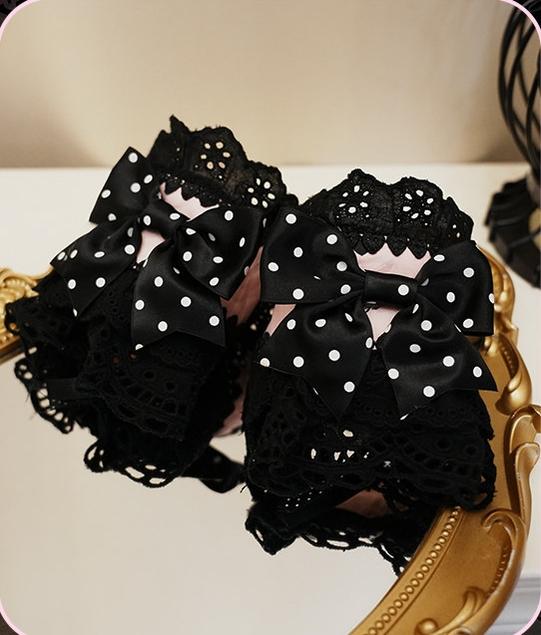 Maiden's Heart Knot - Old School Lolita Polka Dot Bow Accessories with Ruffles Black Pink A Pair of Cuffs