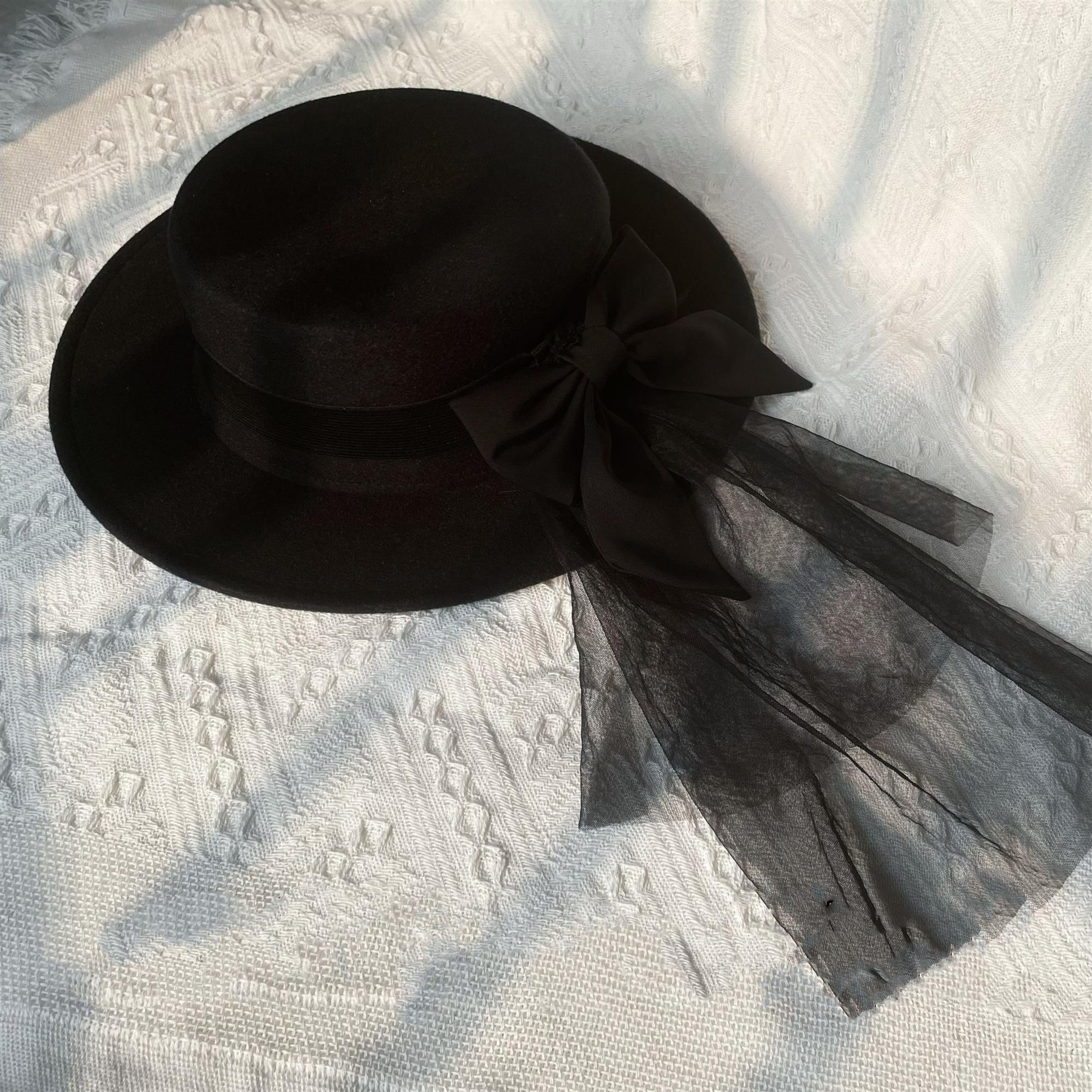 Uncle's Workshop - Worthy Girl - Lolita Bow Clip and Black Top Hat One Size Black Hat - Black Bow