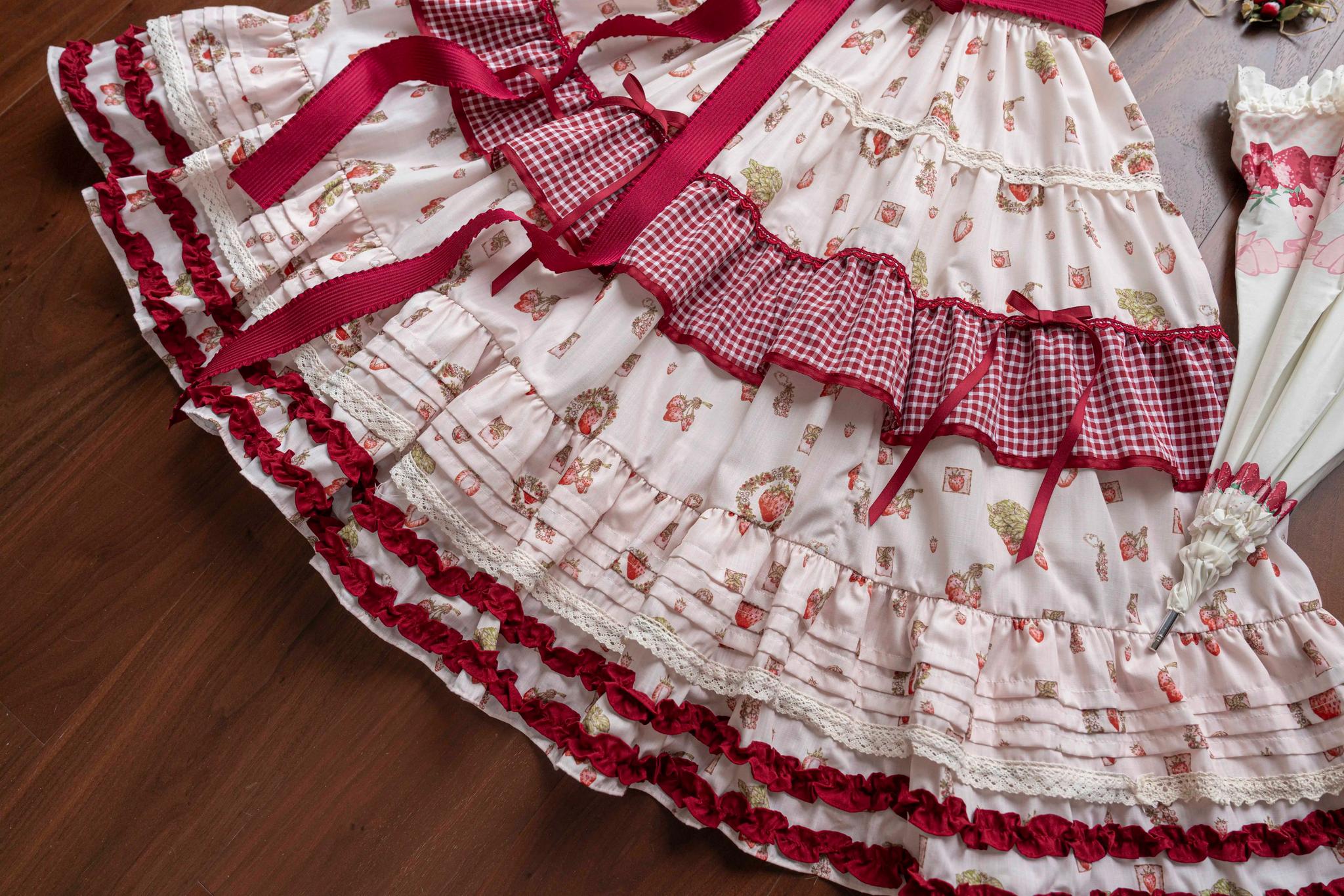 Skyfaring Strawberry - Printed Classic Lolita JSK Dress, Tired Hem