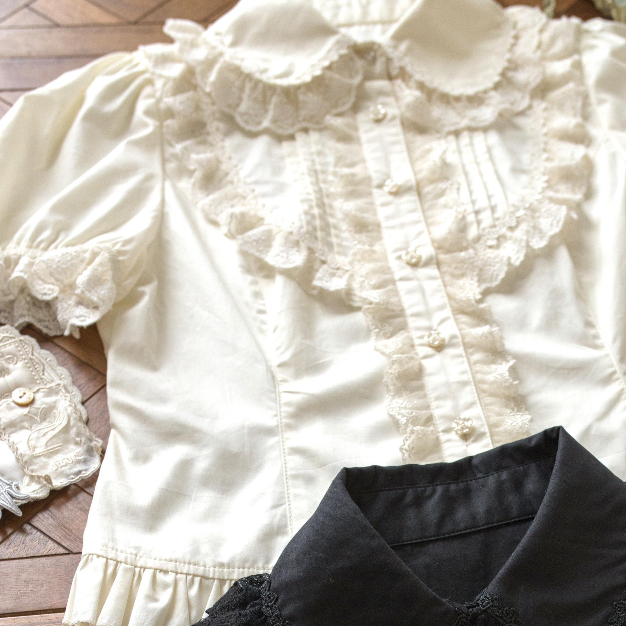 Sugar Heart Rose - Old School Lolita Cotton Blouse with Ruffles Beige Blouse - Bib-style Collar S