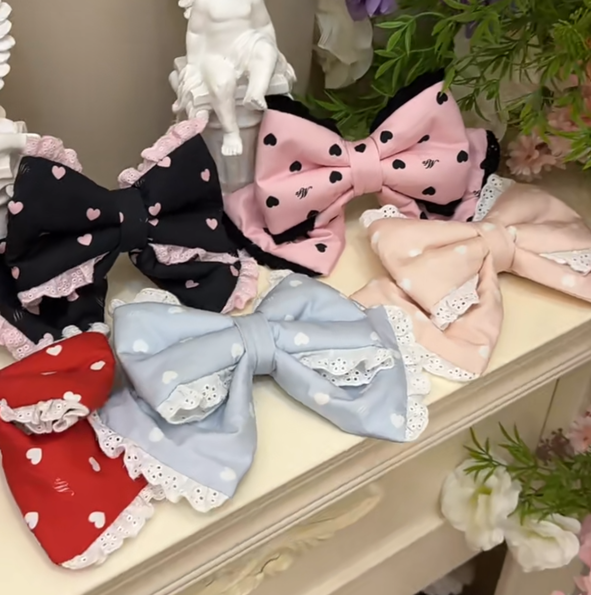 Maiden's Heart Knot - Old School Lolita Polka Dot Bow Accessories with Ruffles Black Pink Hairclip