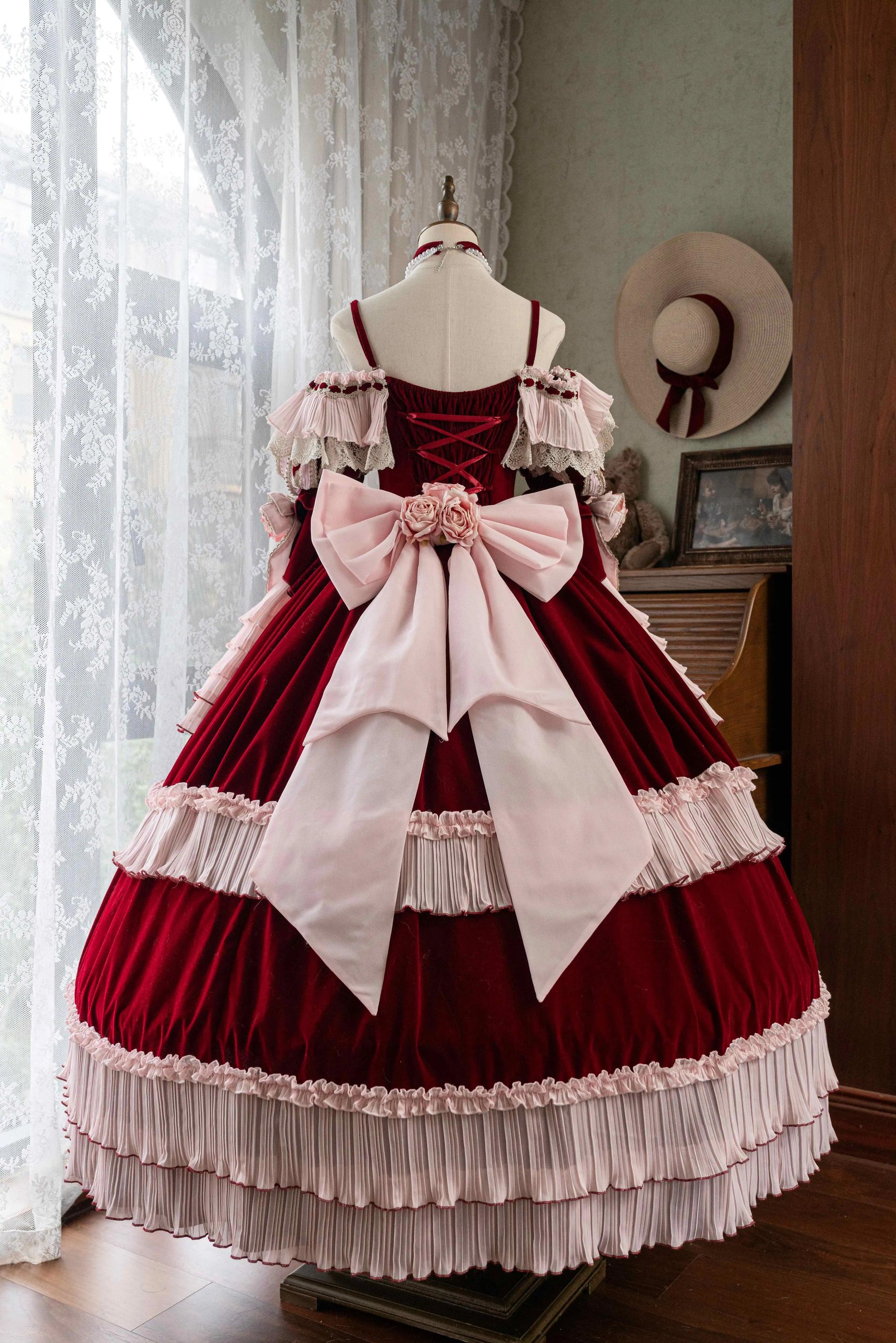 Meowing and fruity - Rose Ode - Retro Elegant Lolita Satin OP with Rose Decorations