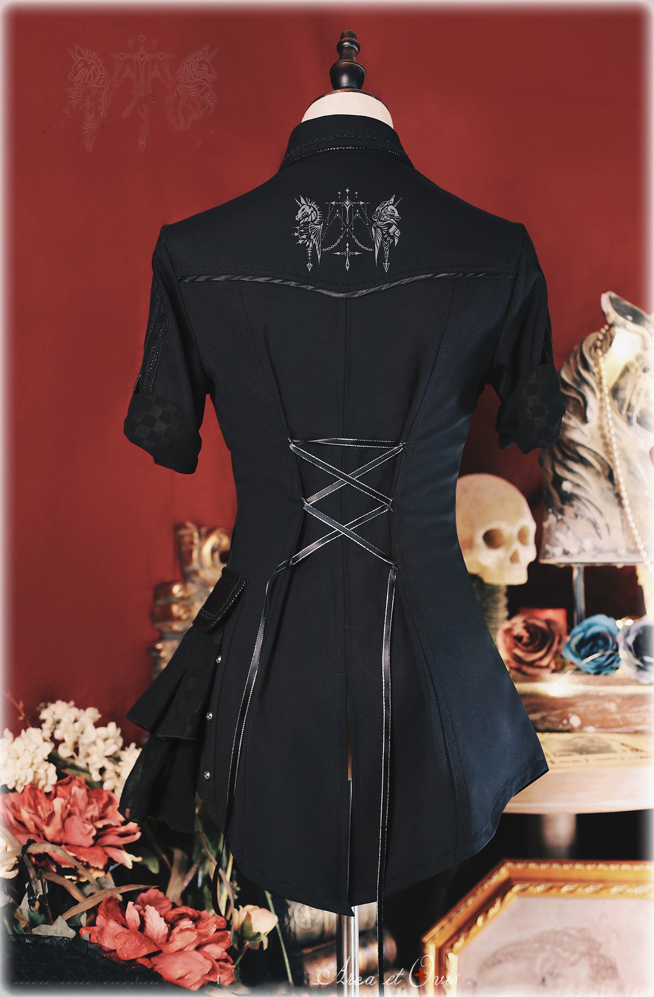 Arca et Ovis~Gothic Lolita Shirt Short Sleeve Irregular Hemline Embroidery Lolita Blouse 155/82A black+stitchwork 
