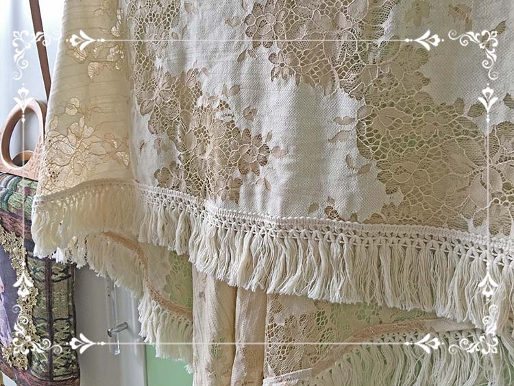 ZeeYe - Qi Lolita Accessory Lace Tassel Shawl