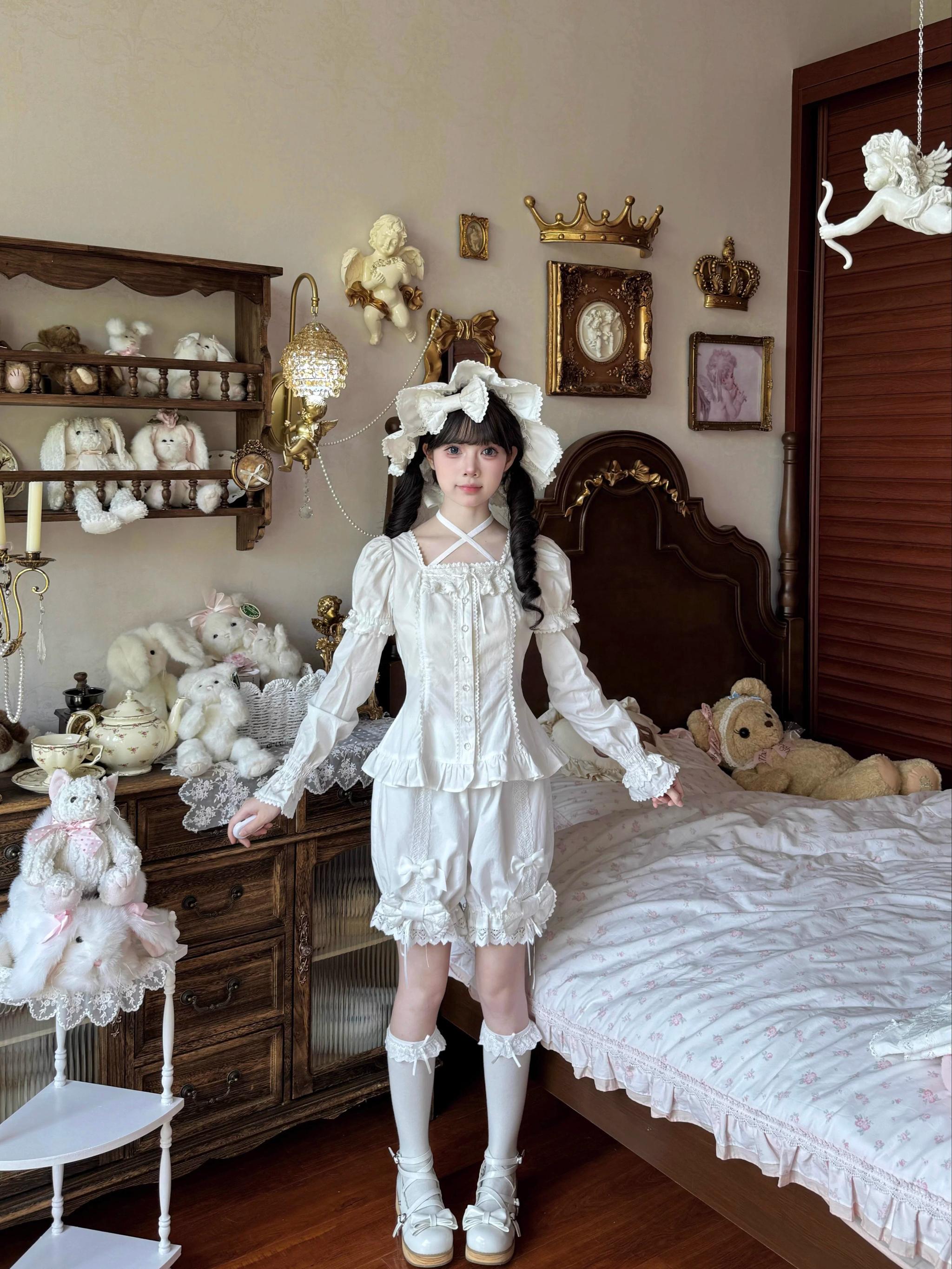 Haruhime Momoko - Cotton Old School Lolita Blouse, Cross Halter Neck