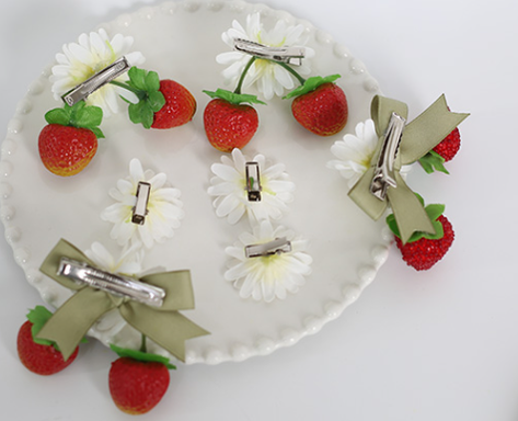 Xiaogui - Sweet Lolita Hair Pin Flower Strawberry Shaped