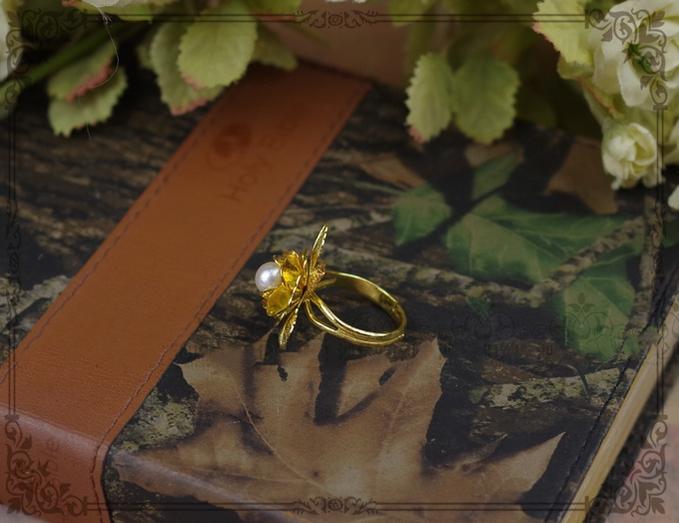 Rose of Sharon - Classical Lolita Pearl Ring Rose Flower Ring One Size