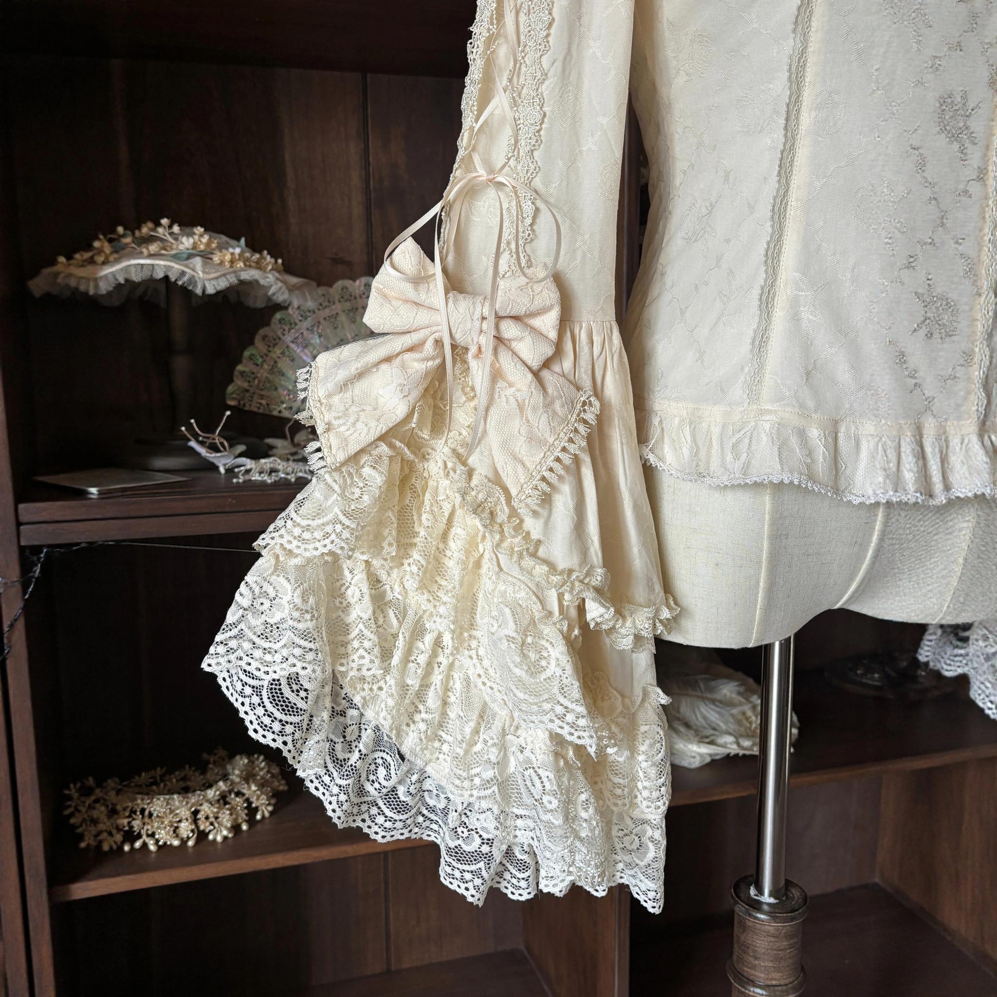 Encounter Spring - Classic Lolita Hime Sleeve Blouse, Detachable Jabot 45225:841315