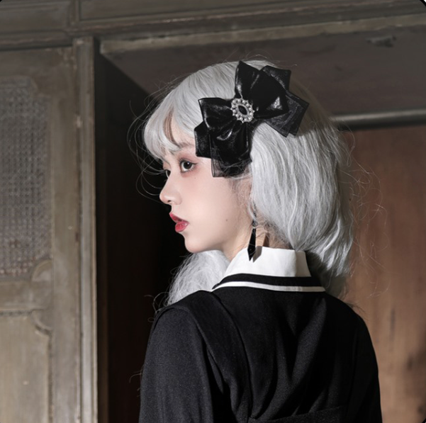 Susin Lolita - The Cross Salute - Gothic Lolita Cross Accessories