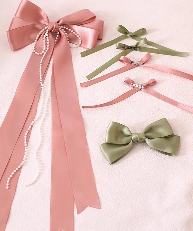 Xiaogui - Elegant Lolita Sunshade Hat Floral Bow Hats One Size. The brim has soft wires that can be shaped. Cotton ribbon in Korean pink and light green with a set of brooches.