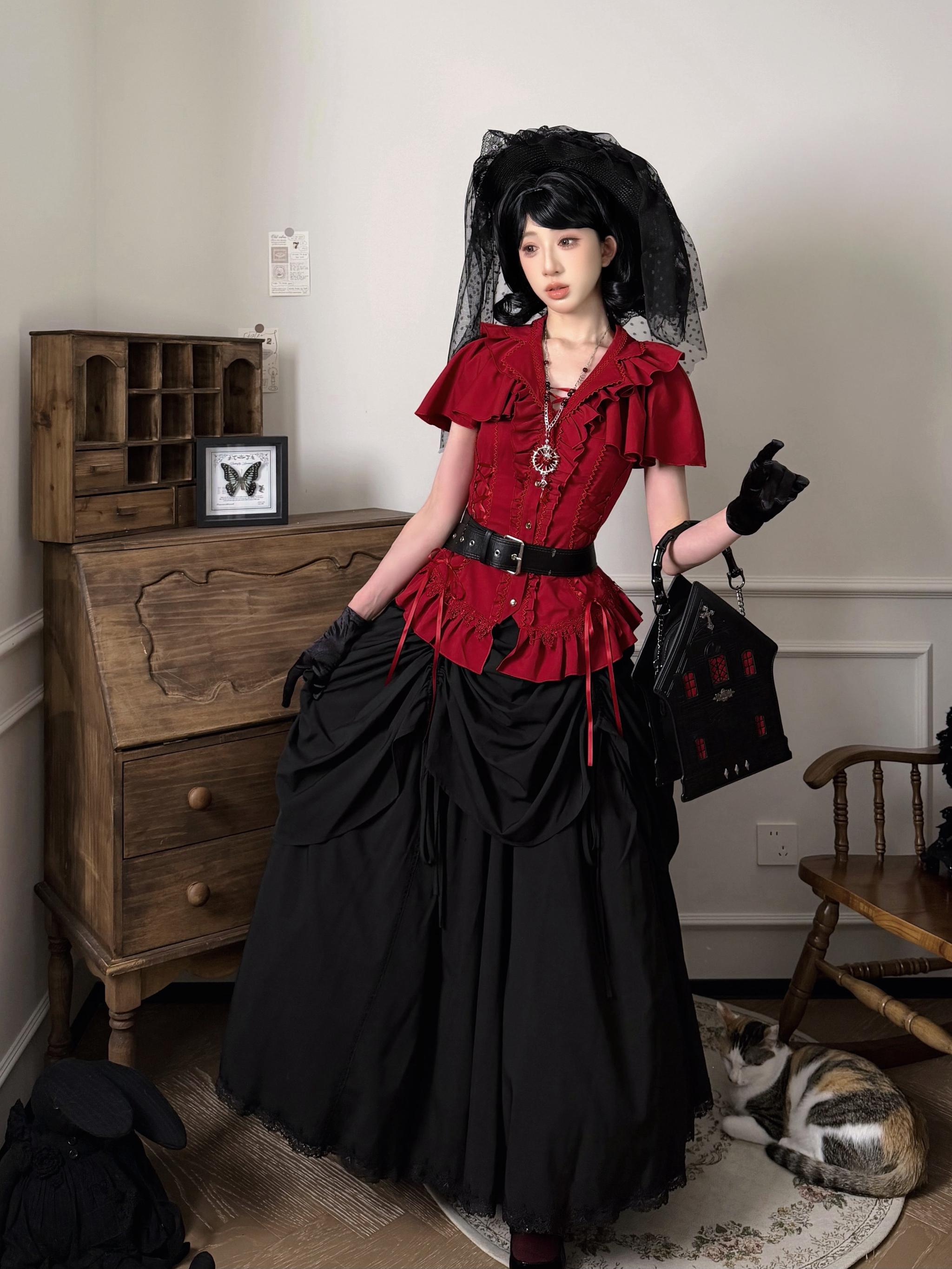 Cocoon Prelude - Gothic Lolita Capelet-Sleeve Blouse