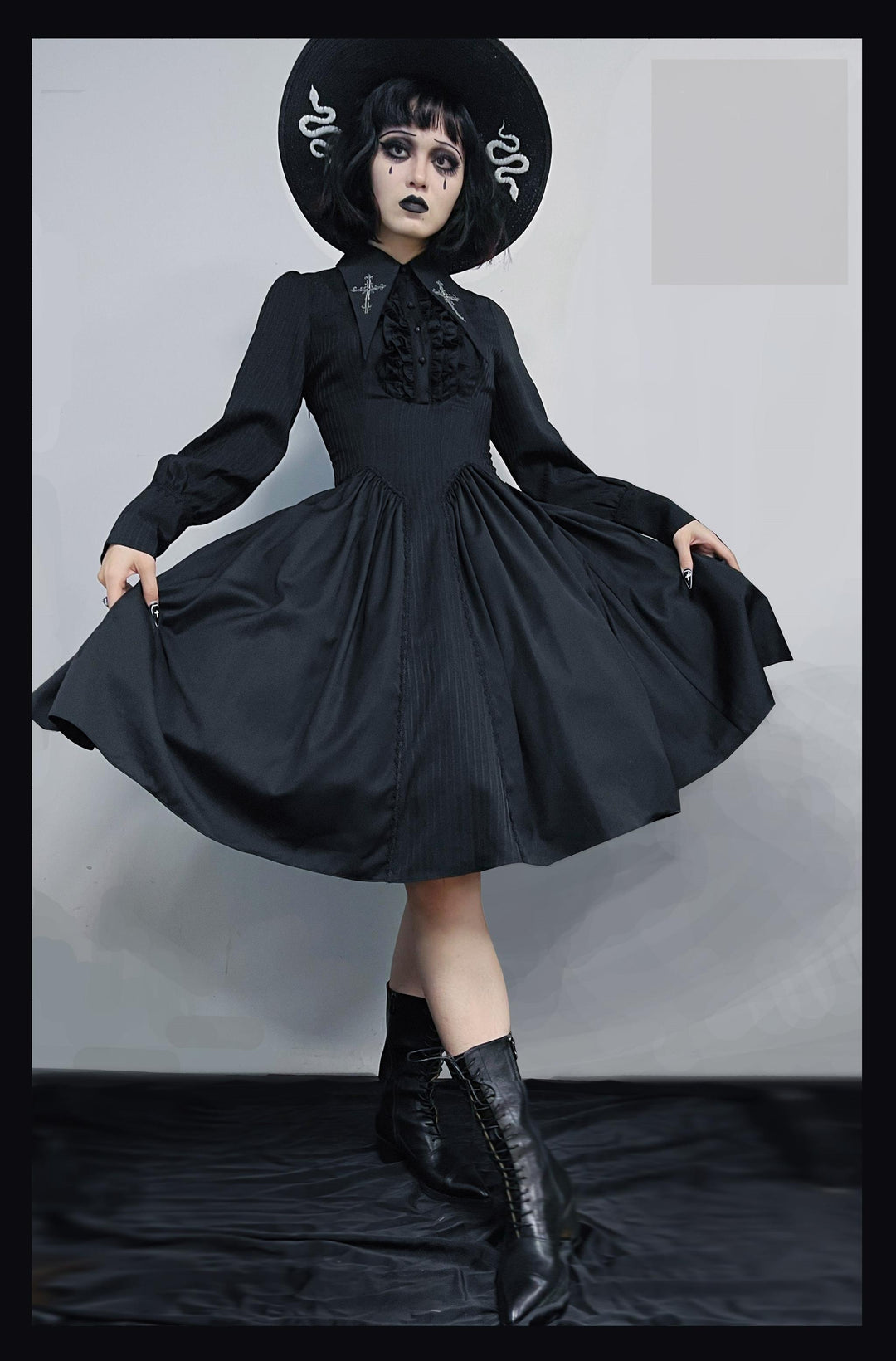 Lilizi~Redemption Song~Gothic Lolita OP Dress Cross Embroidery Tiered Hem XS black short OP 