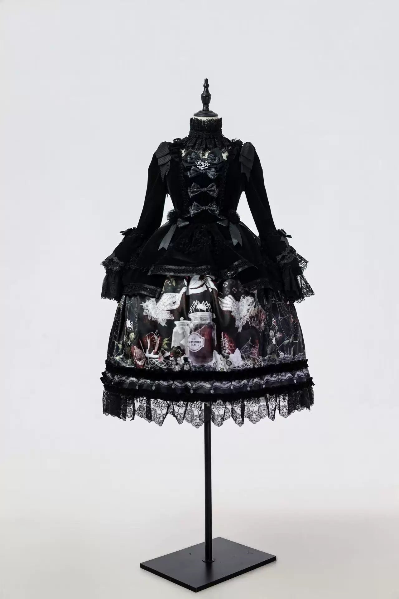 Monster Strawberry Hunt - Gothic Lolita Strawberry Printed Velvet Dress Set (L M S XL XS / Pre-order) 45737:859875